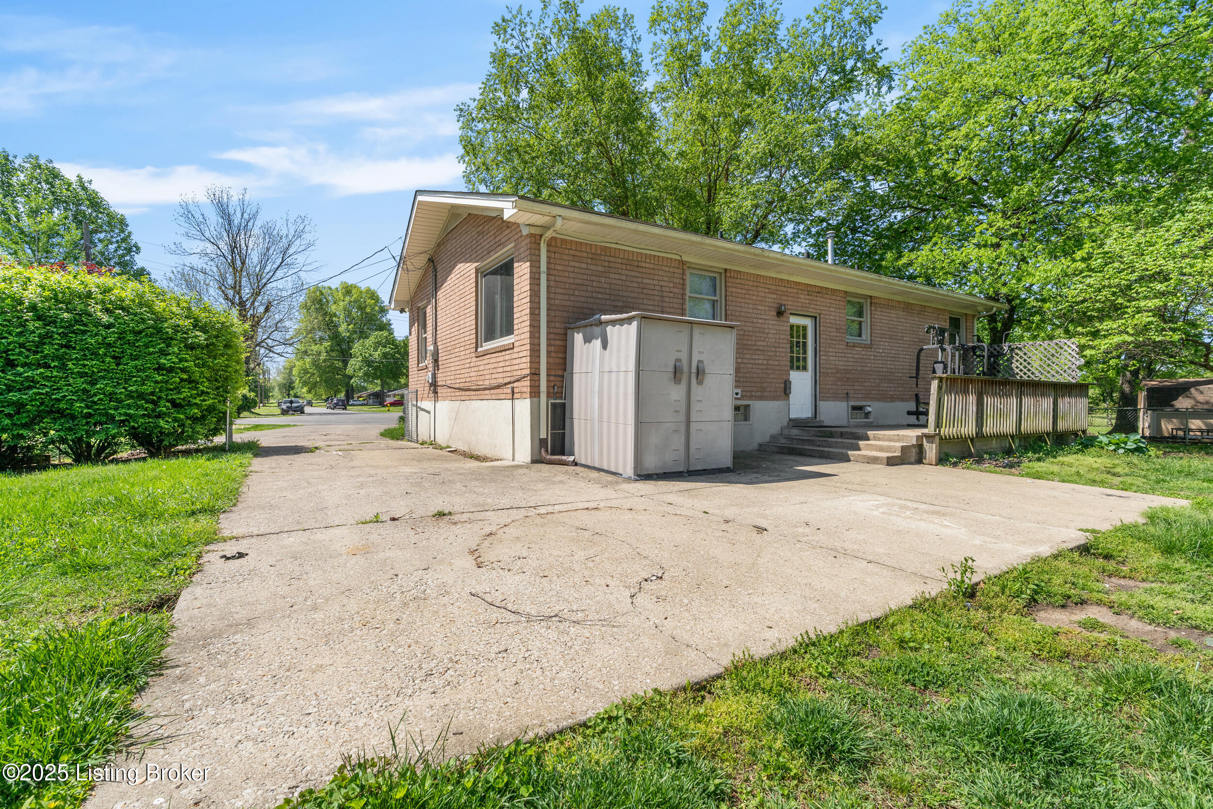 3311 Bowie Dr