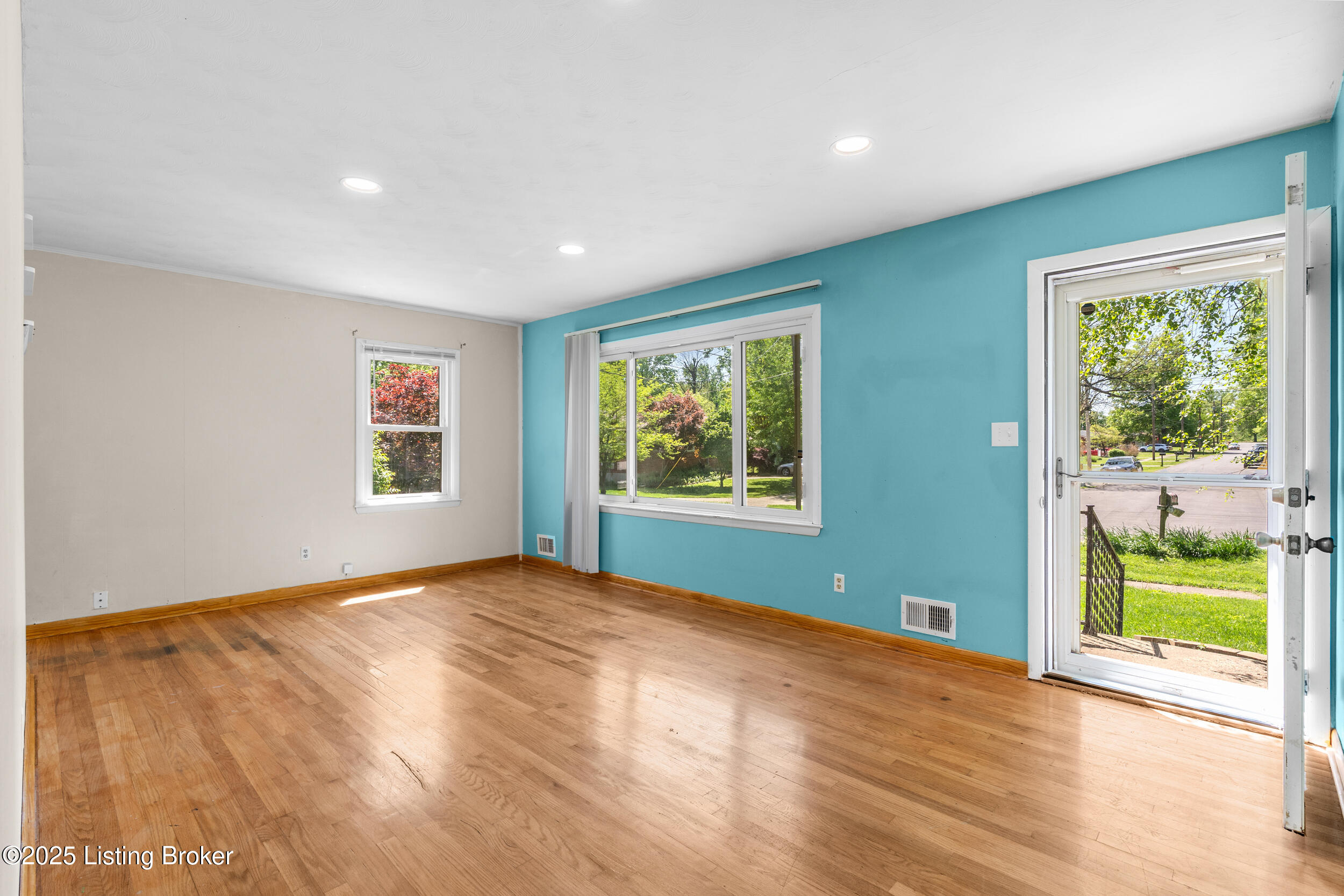 3311 Bowie Dr