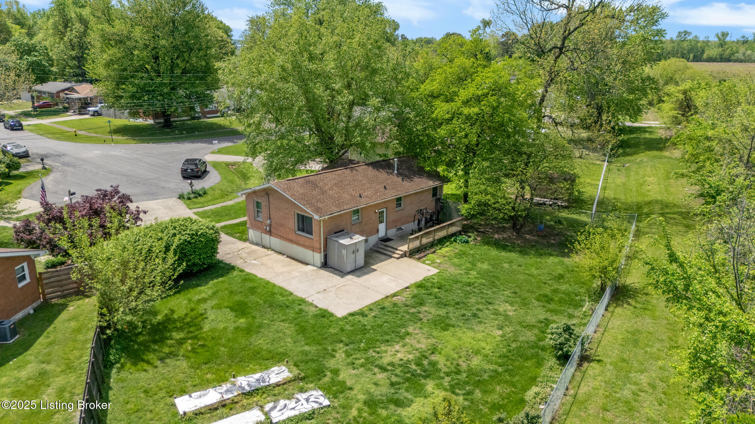 3311 Bowie Dr