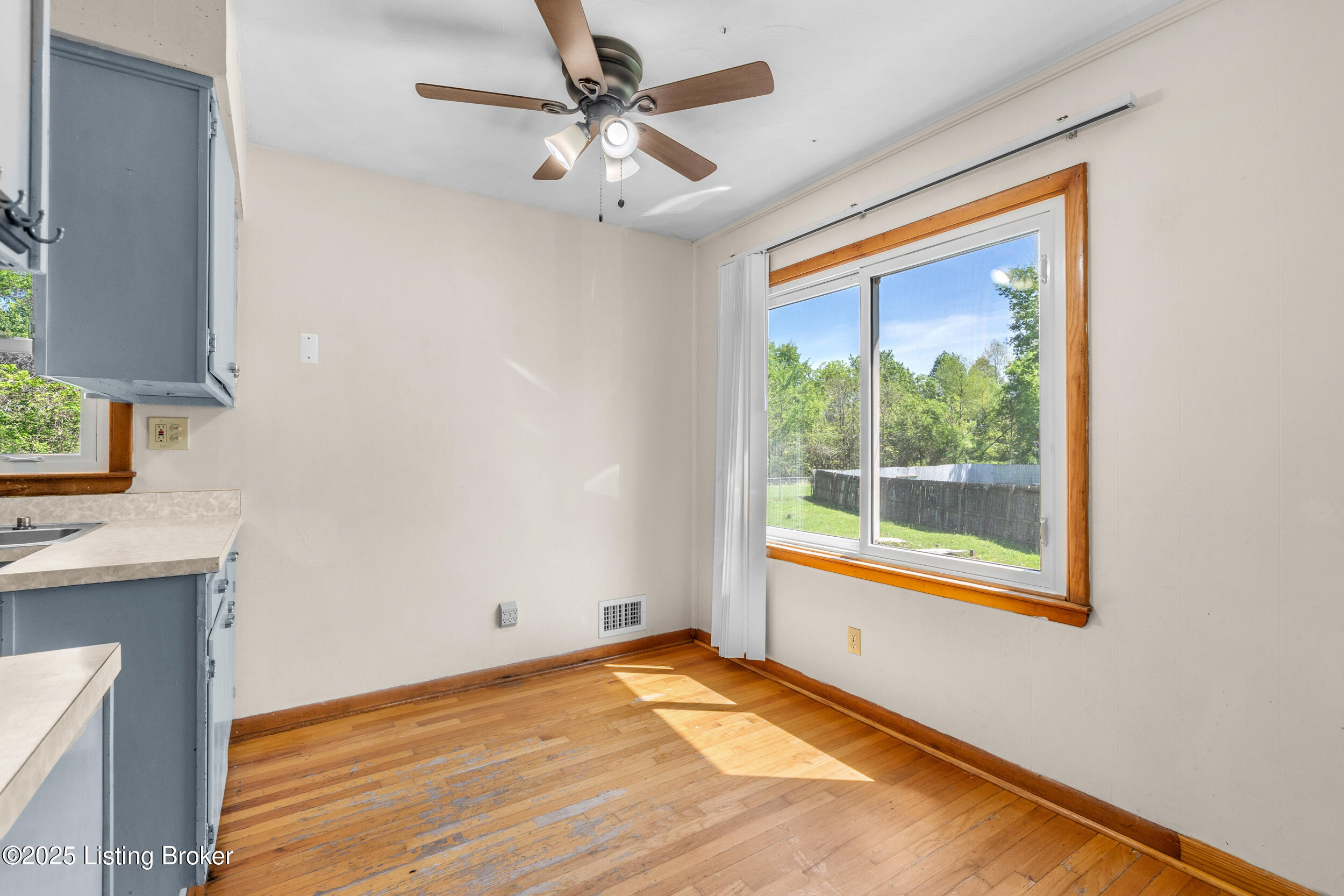 3311 Bowie Dr