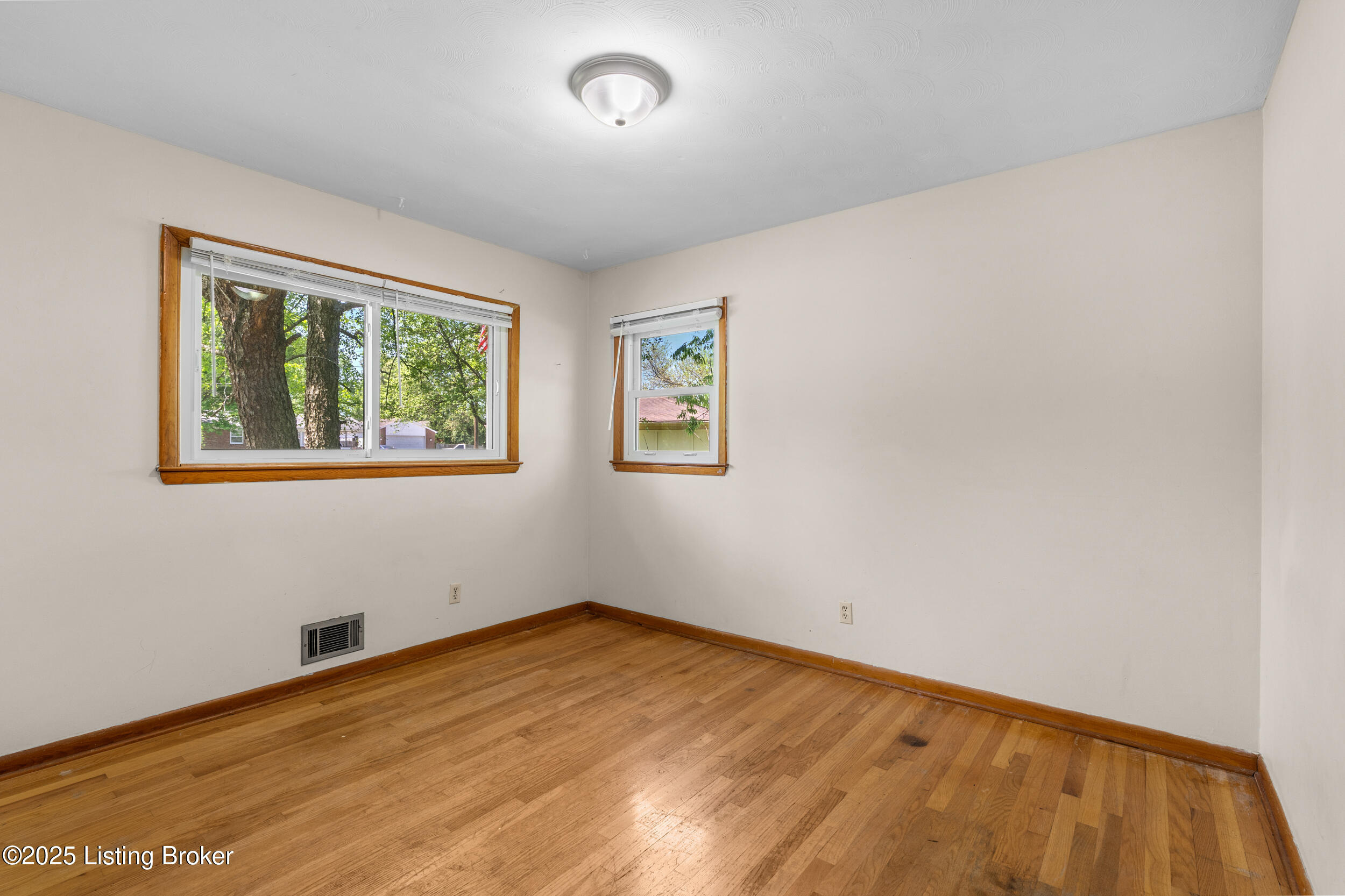 3311 Bowie Dr