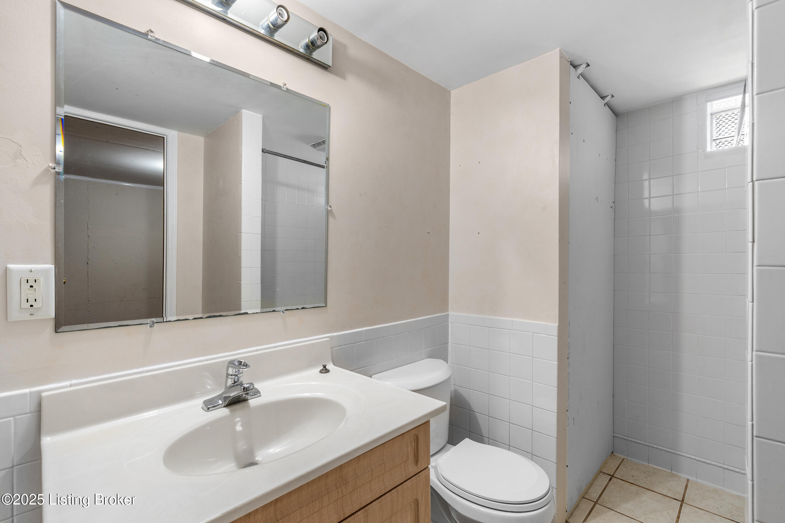 3311 Bowie Dr