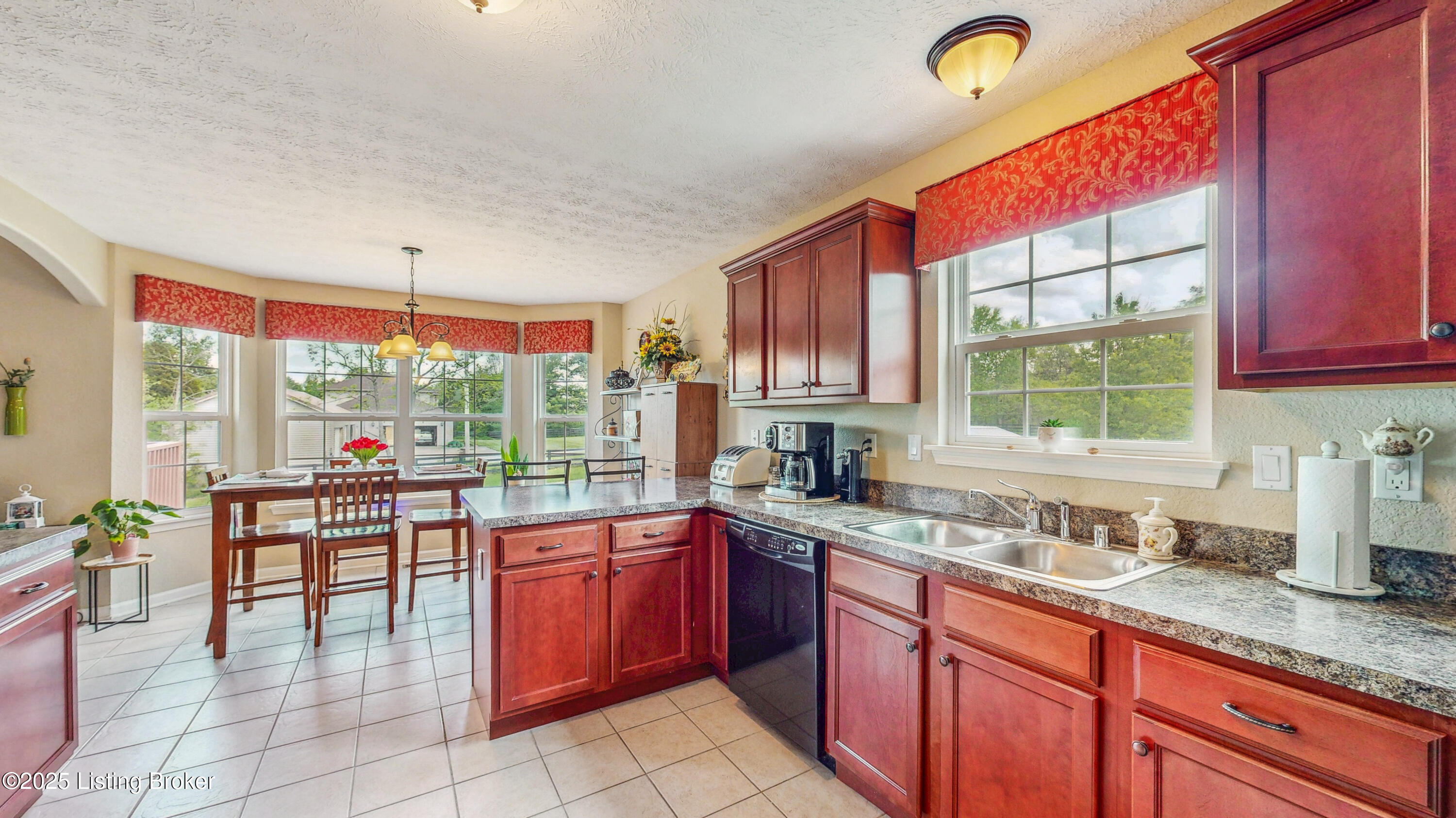 9702 Pebble Ct