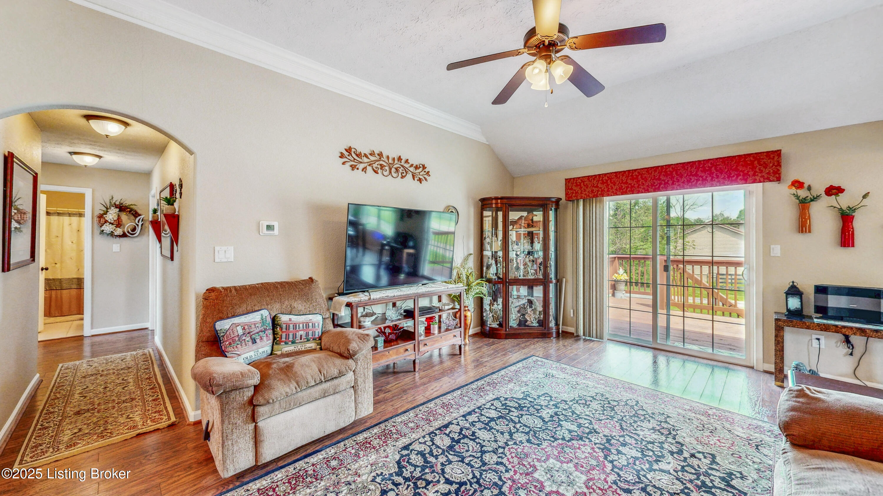 9702 Pebble Ct