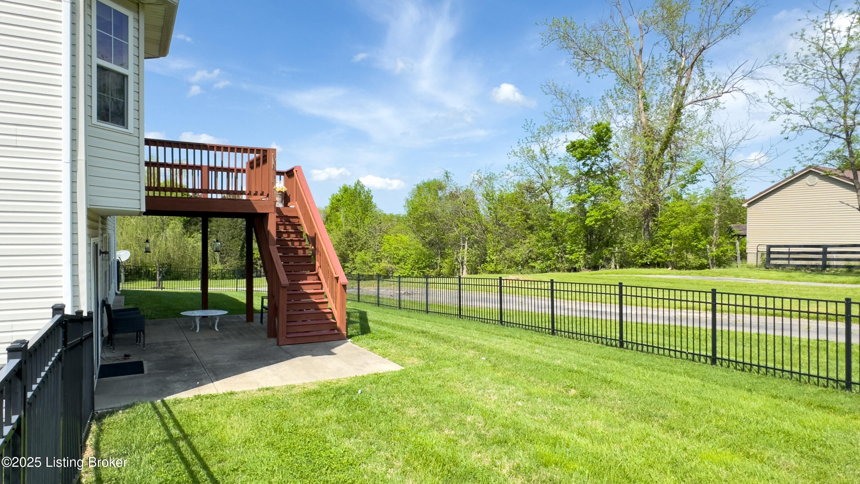 9702 Pebble Ct