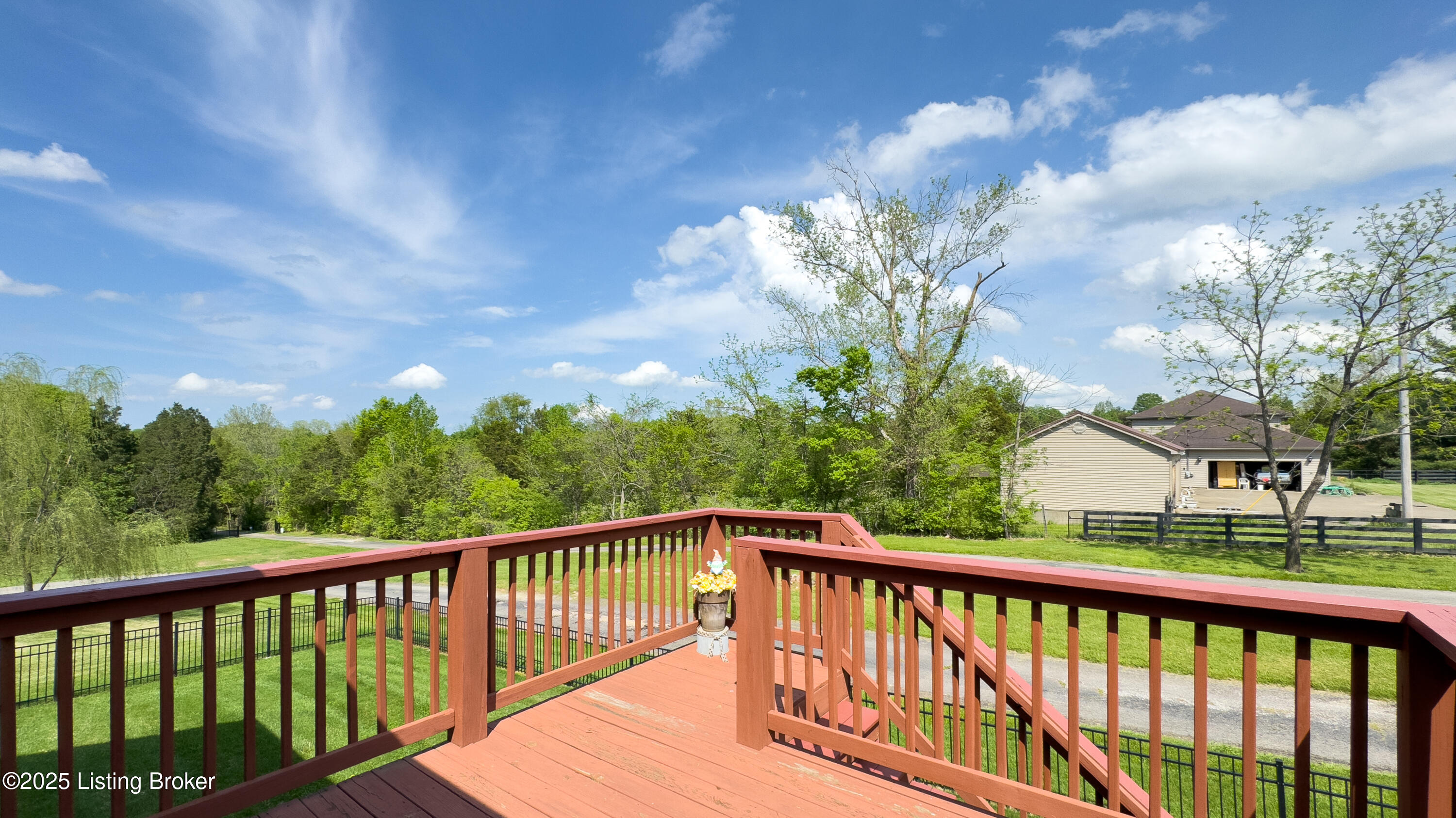 9702 Pebble Ct