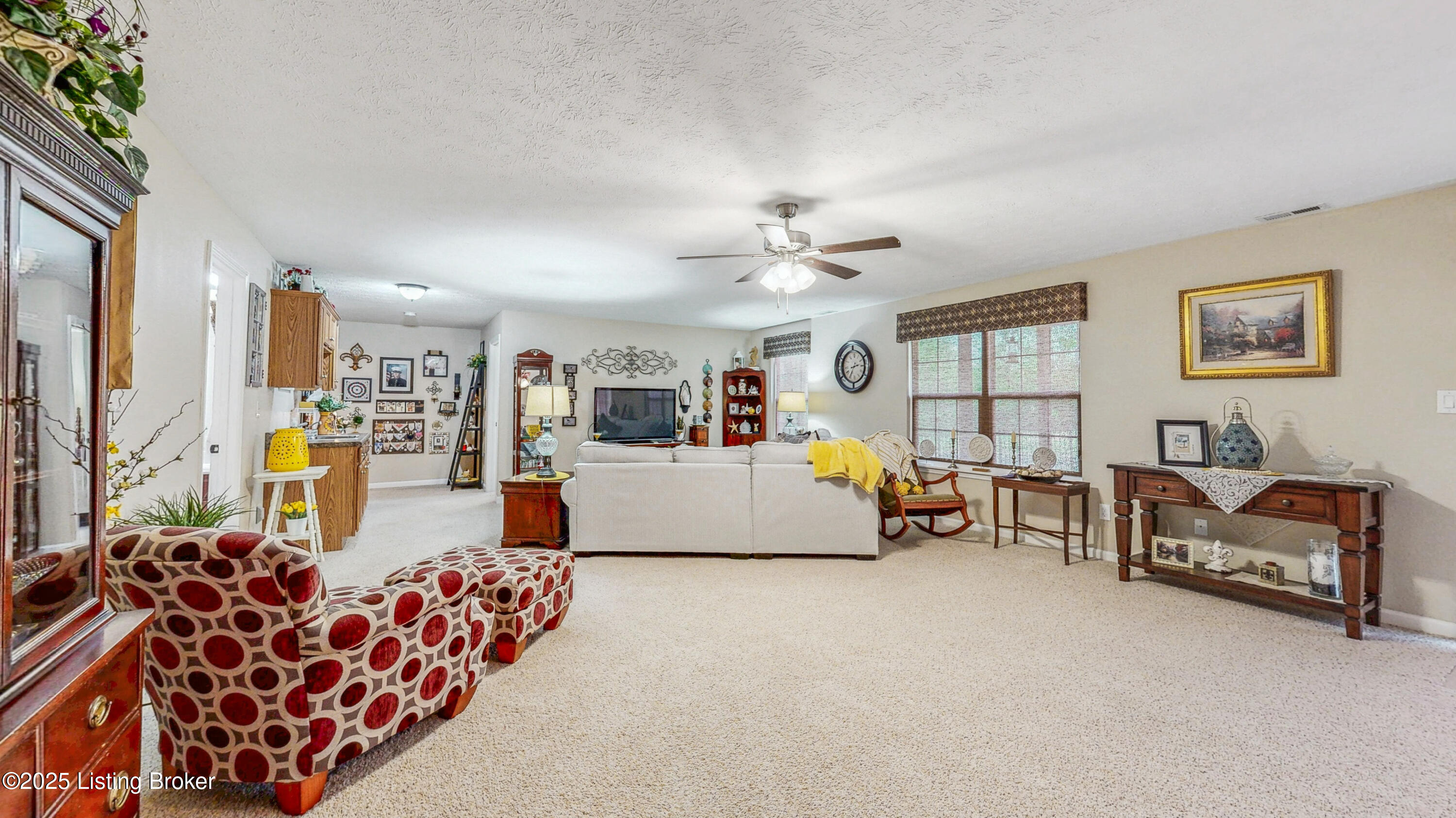 9702 Pebble Ct