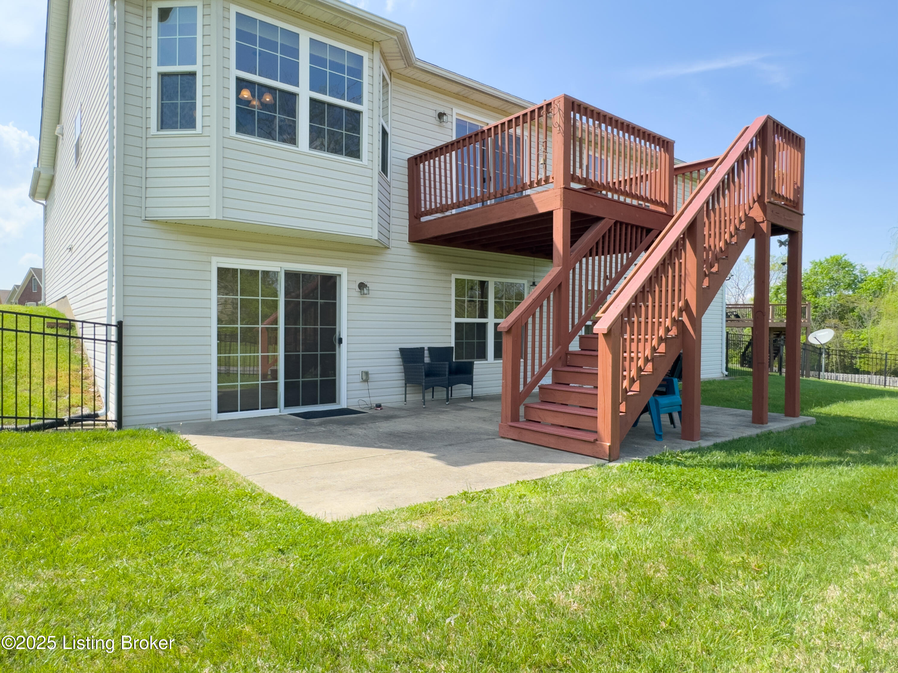 9702 Pebble Ct