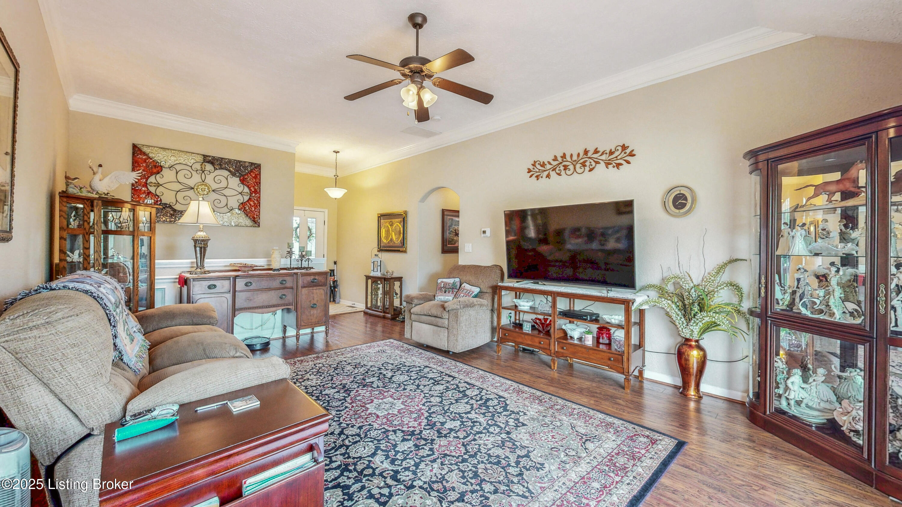 9702 Pebble Ct
