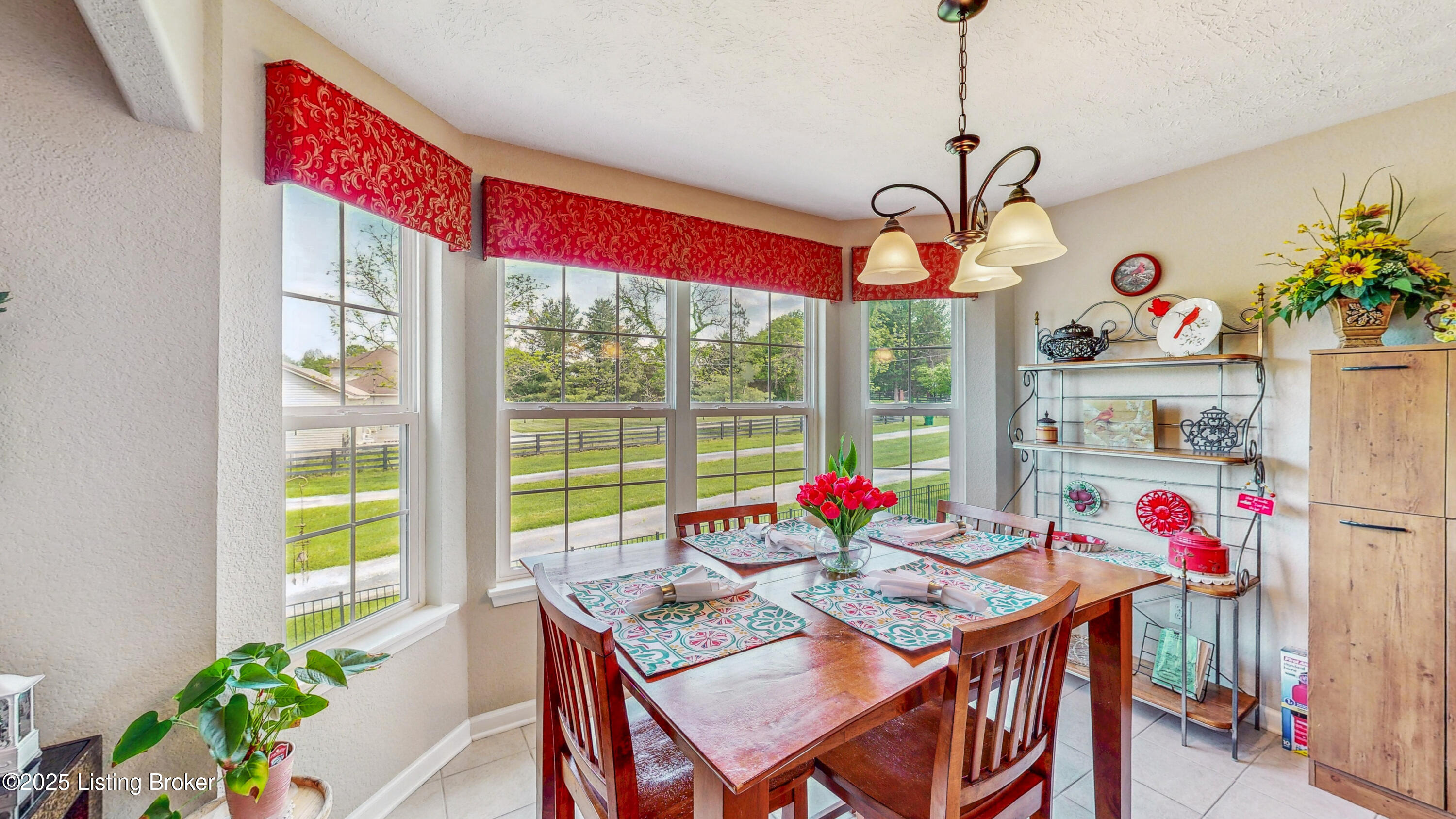 9702 Pebble Ct