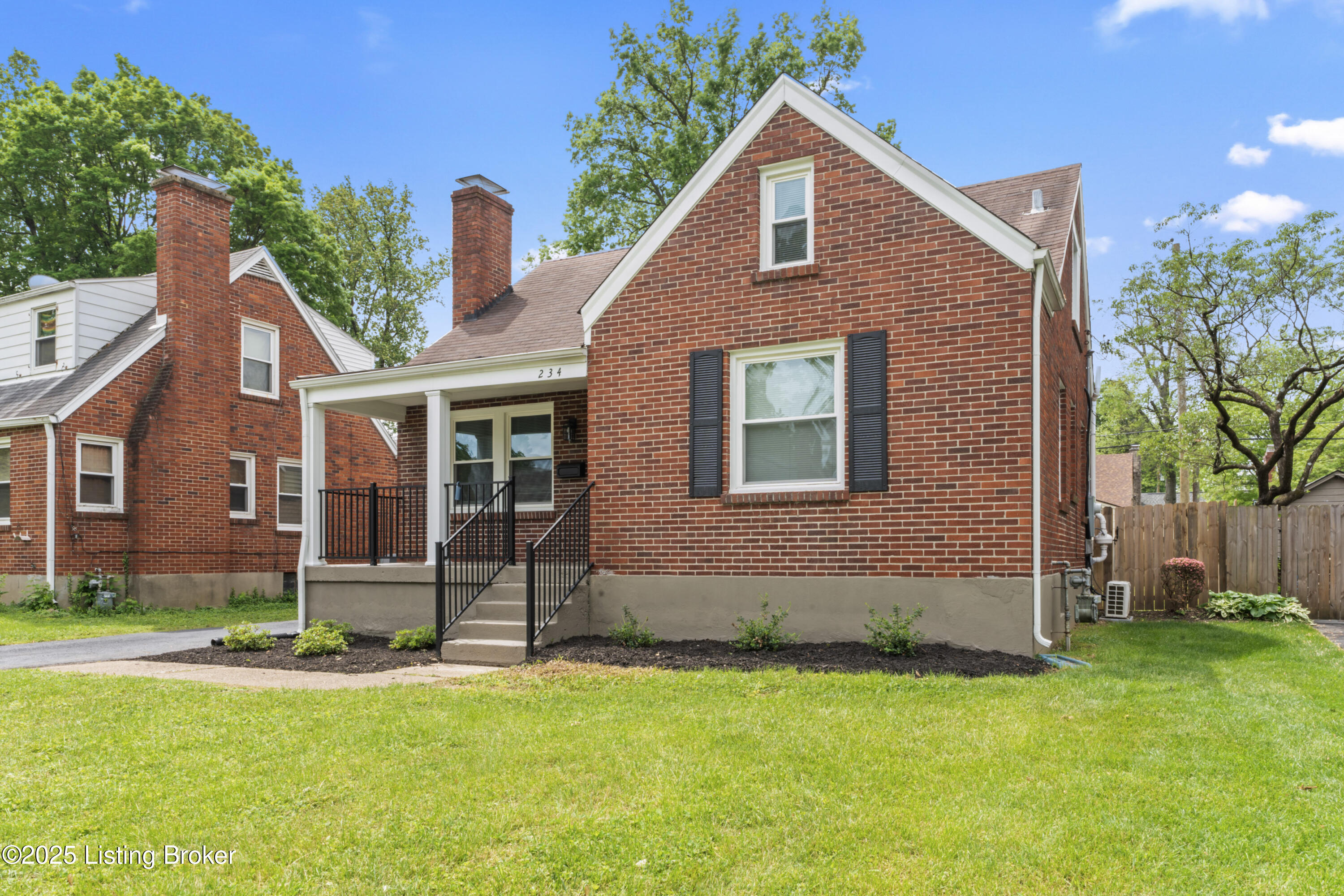234 Norbourne Blvd
