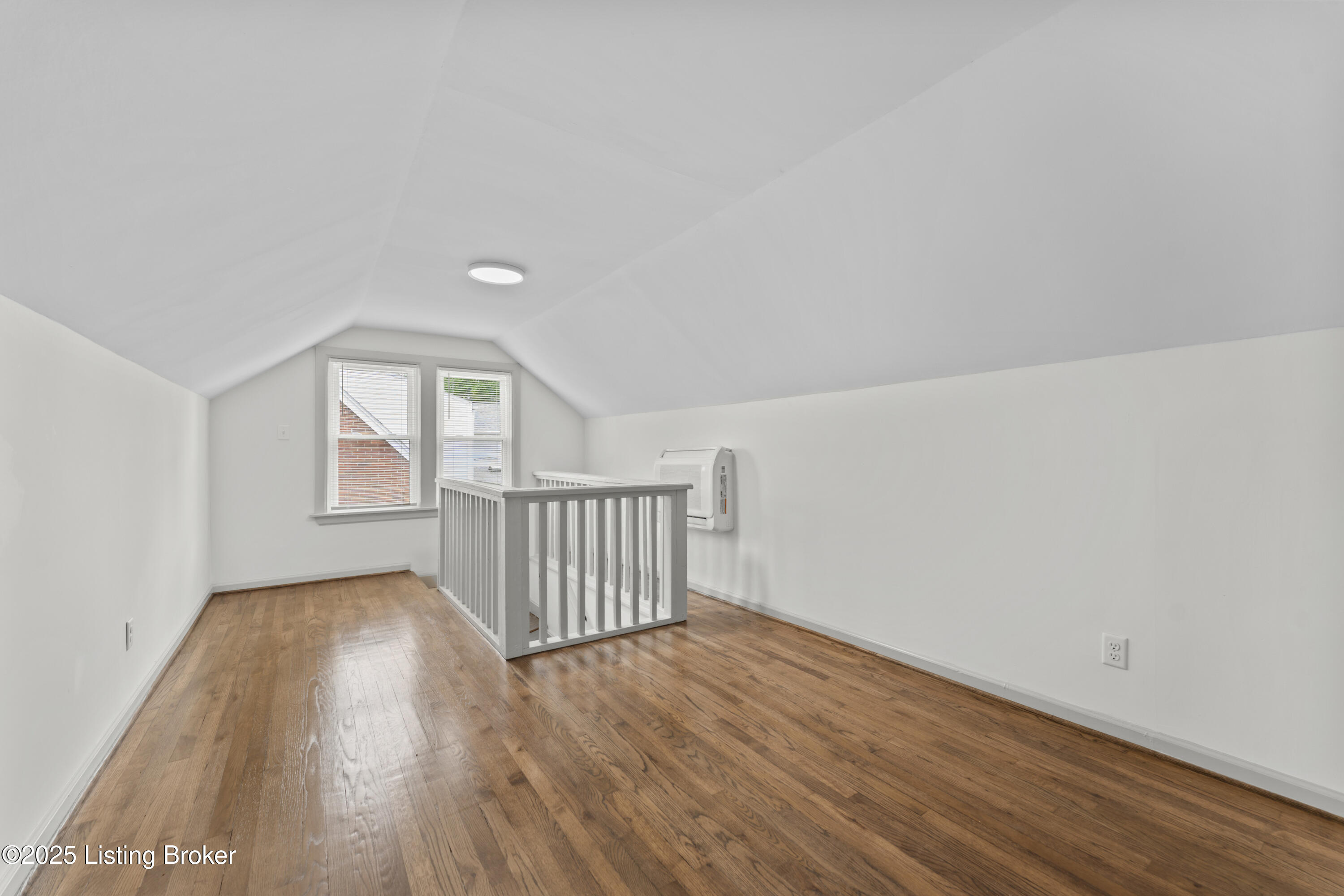 234 Norbourne Blvd