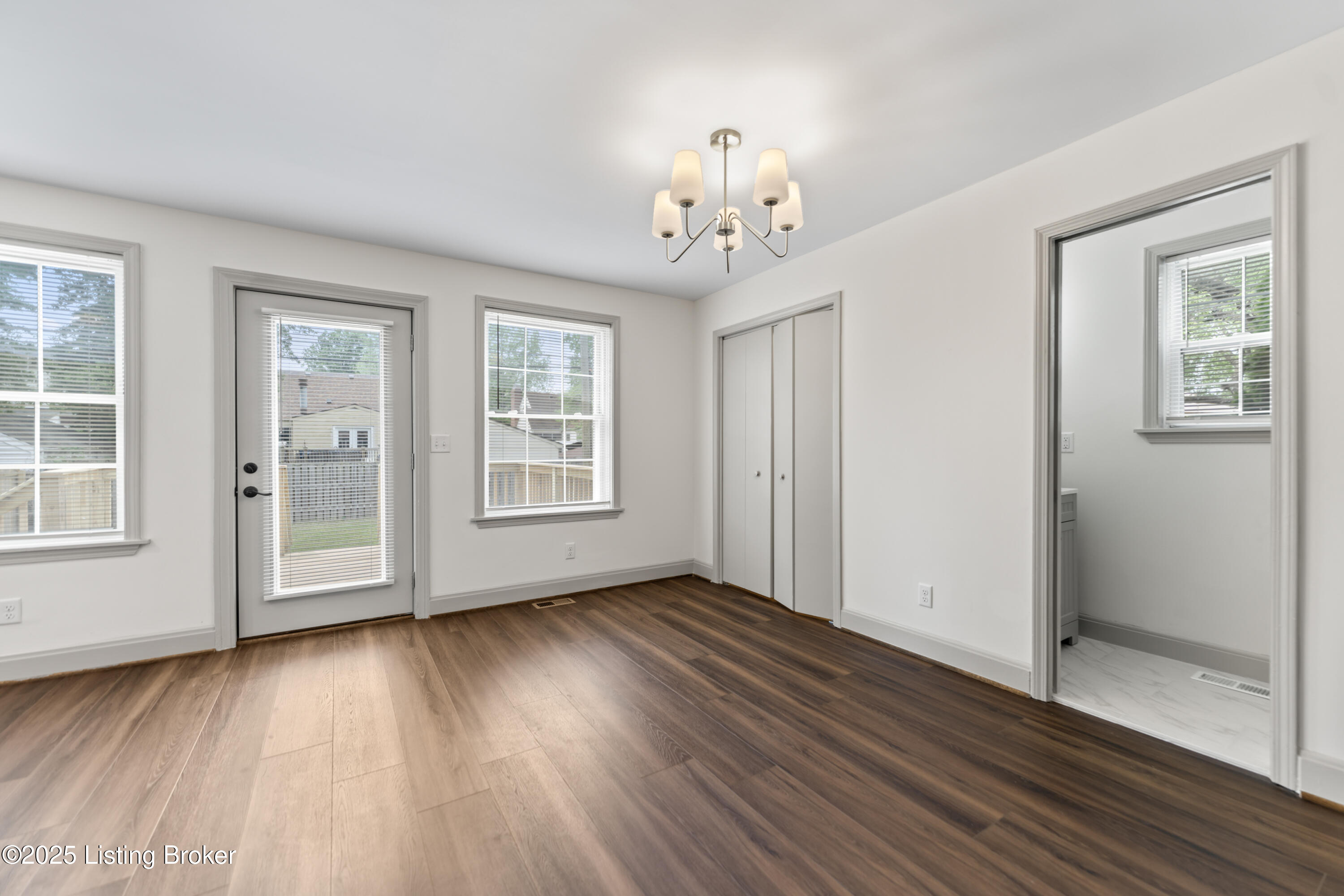 234 Norbourne Blvd