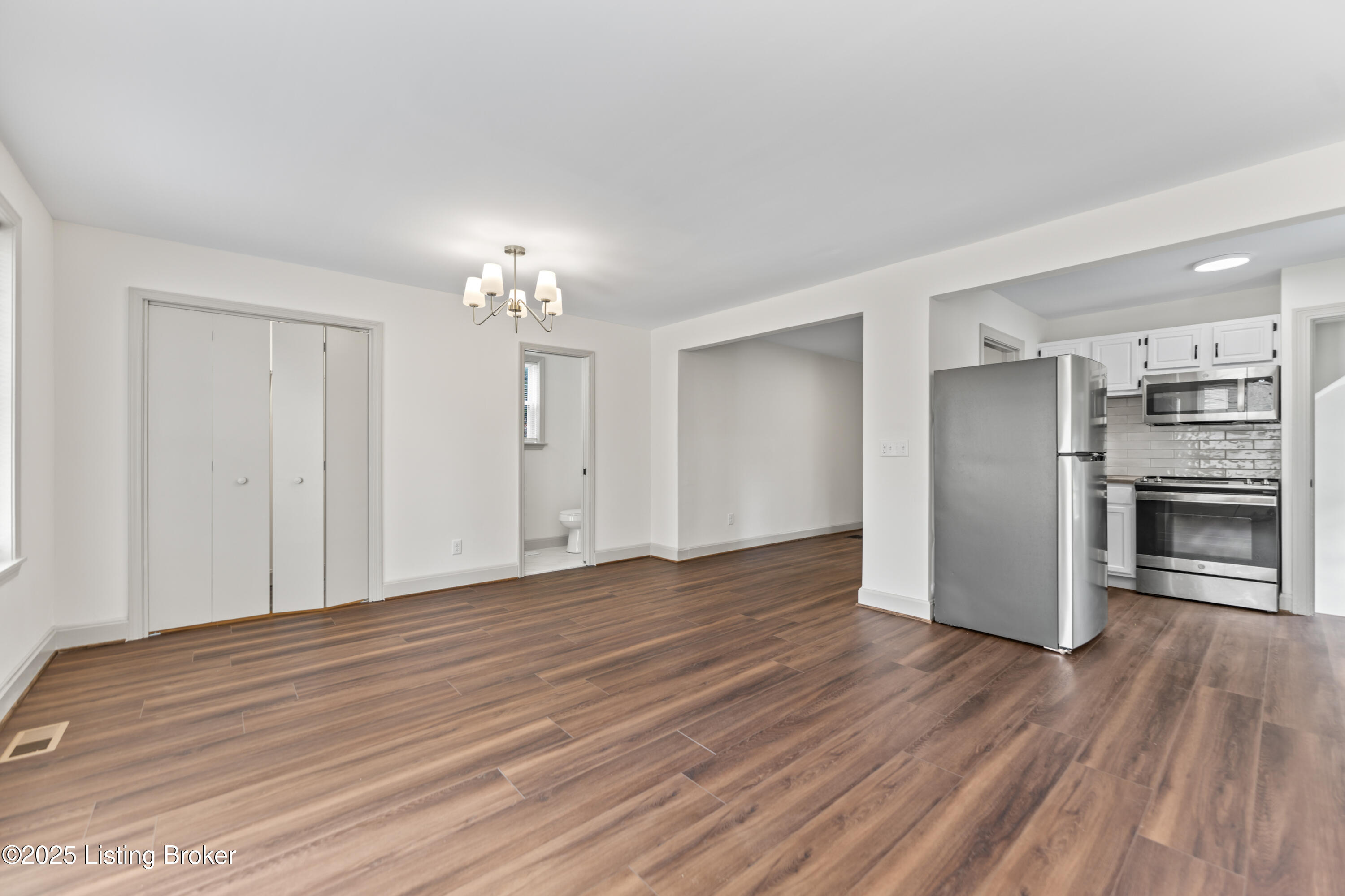 234 Norbourne Blvd