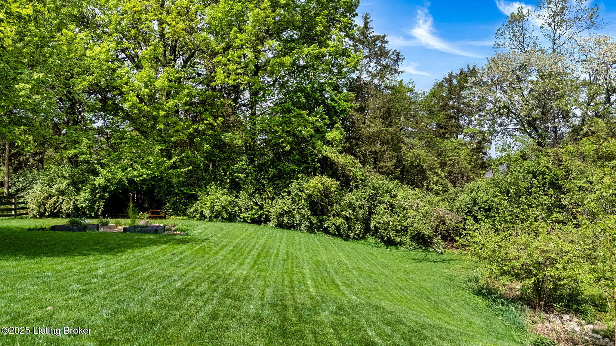 4020 Saratoga Woods Dr