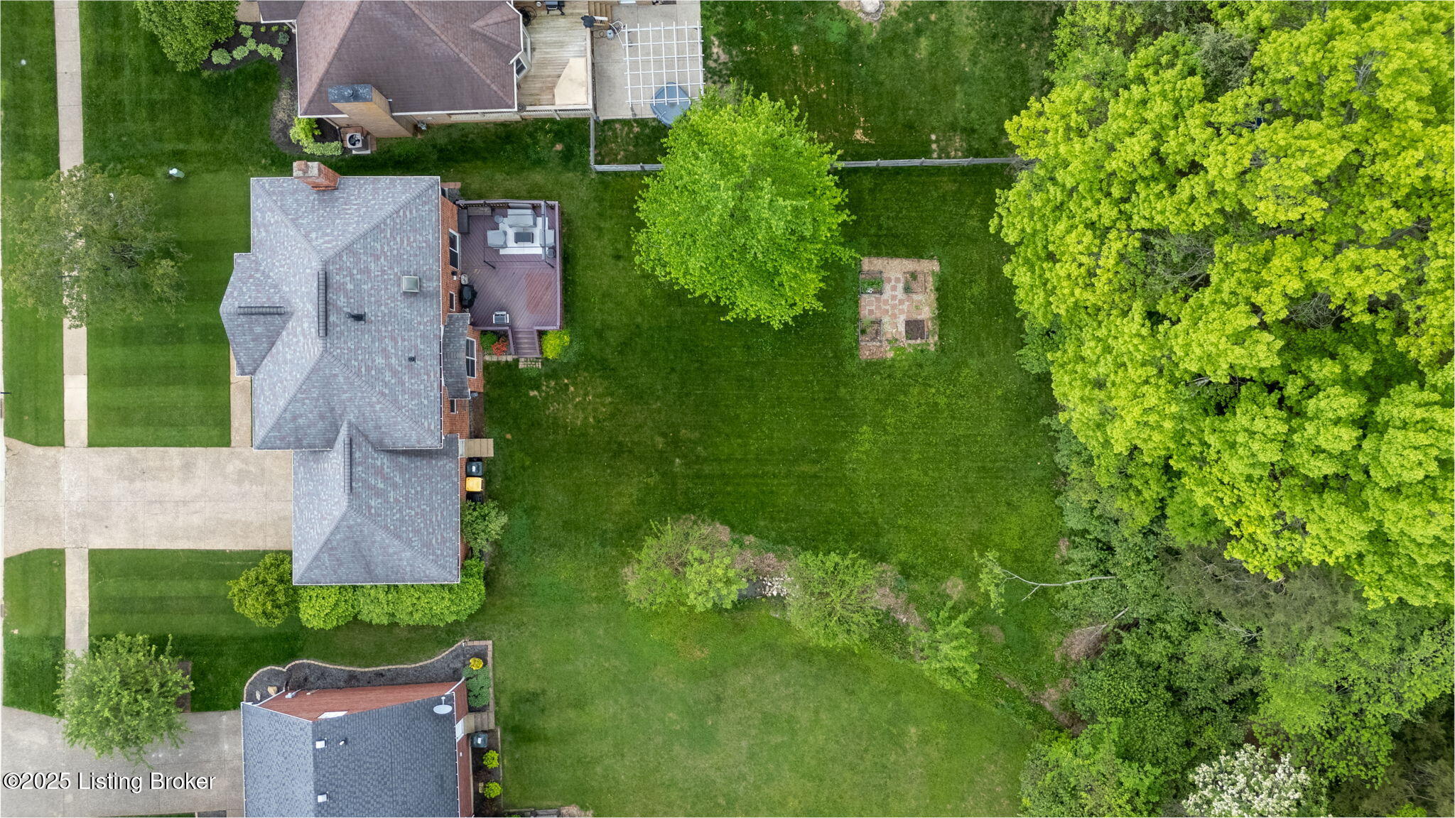 4020 Saratoga Woods Dr