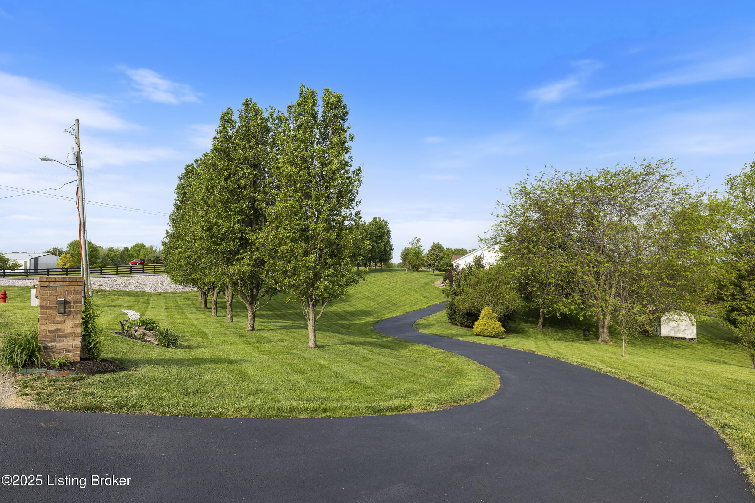 15 Summer Place Dr