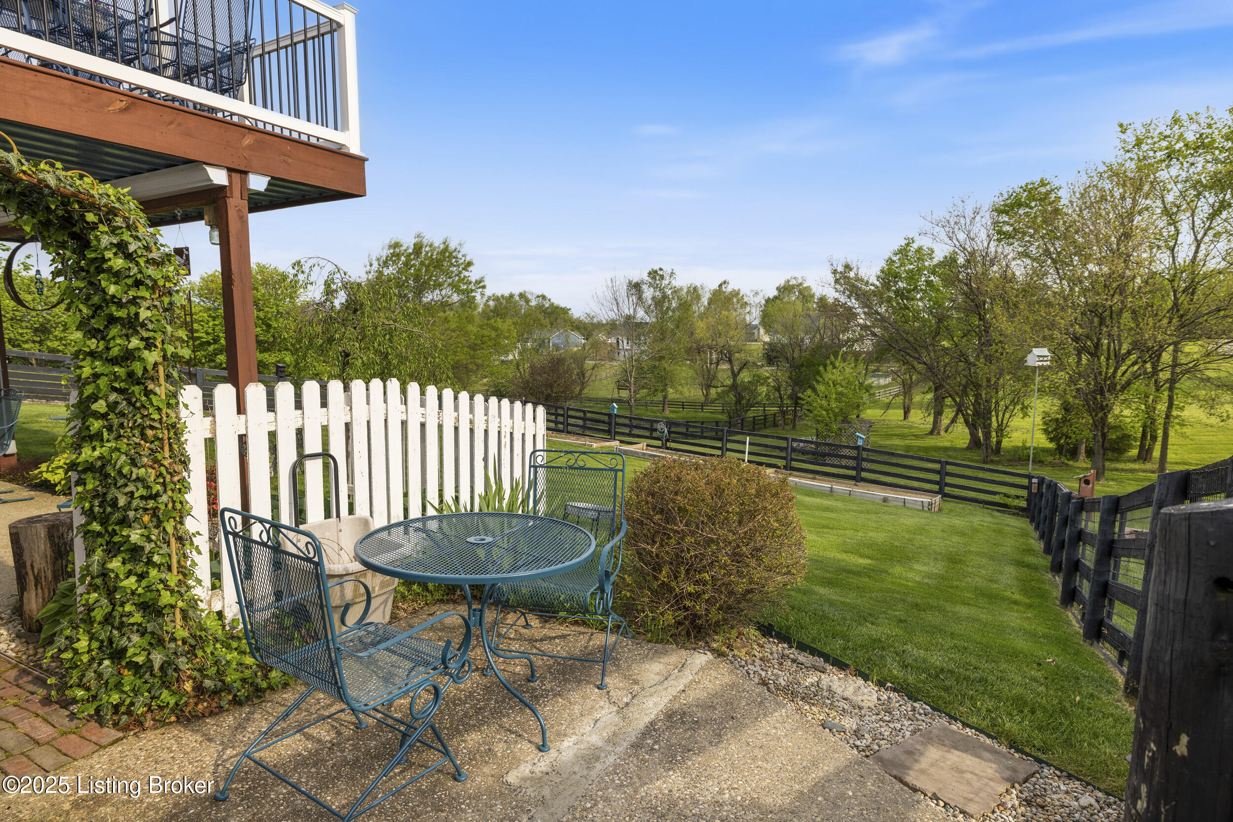15 Summer Place Dr