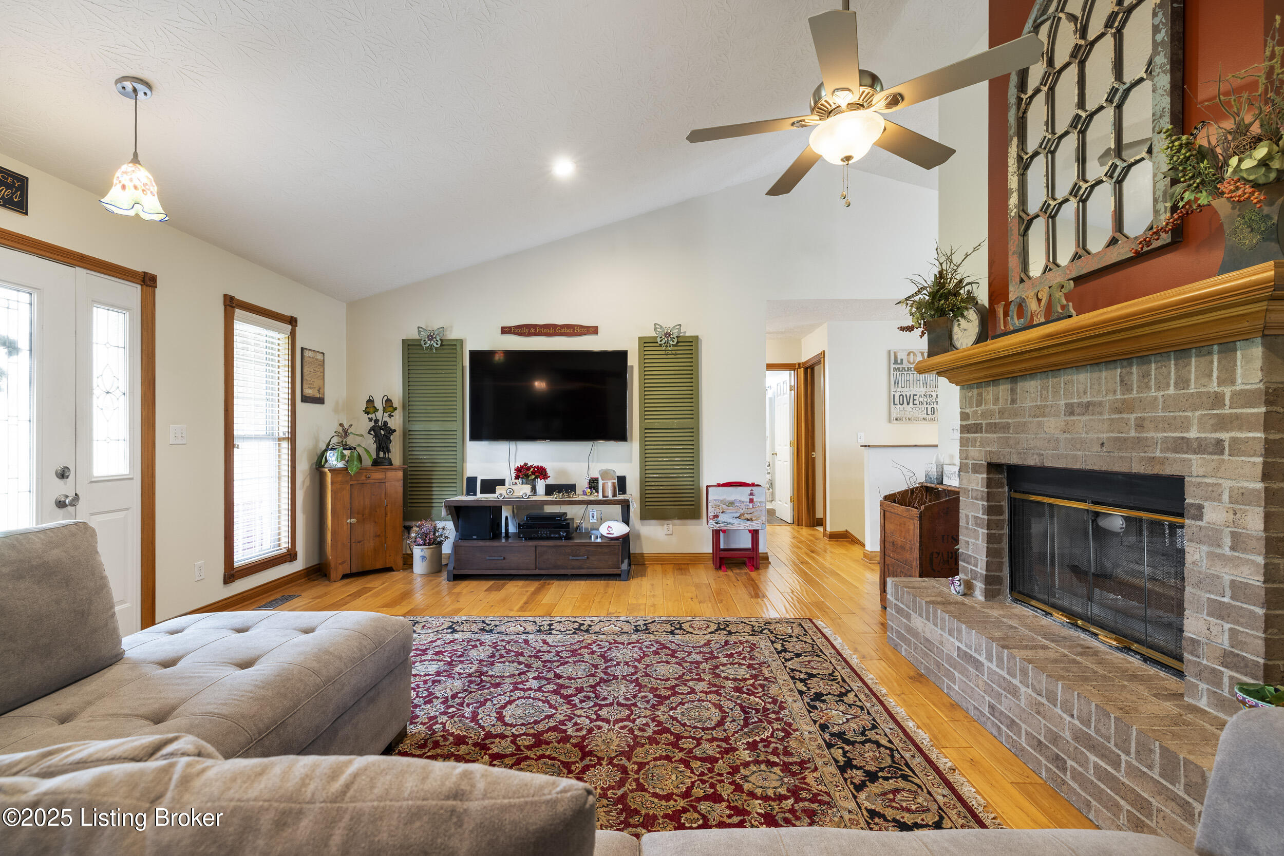 15 Summer Place Dr