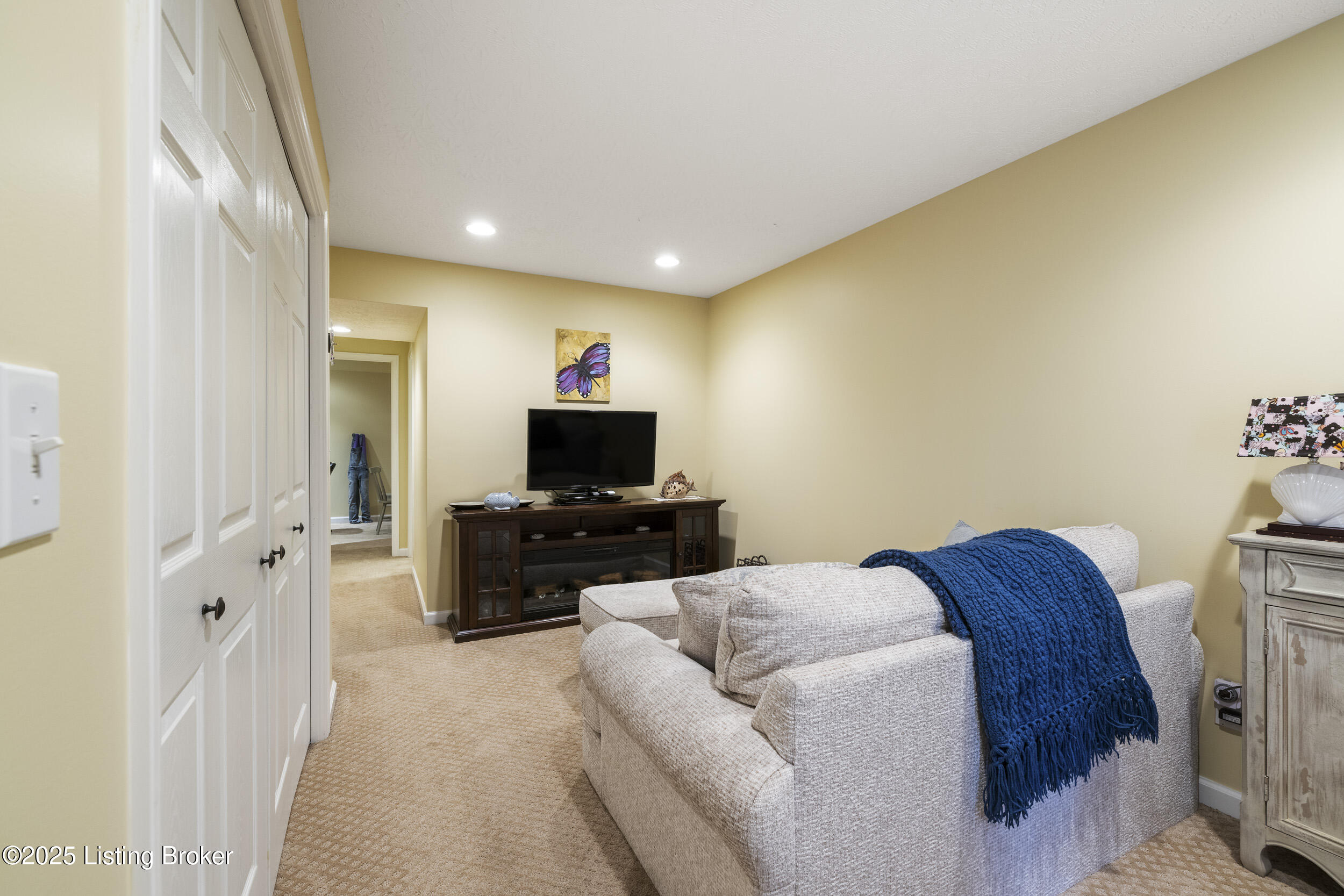 15 Summer Place Dr