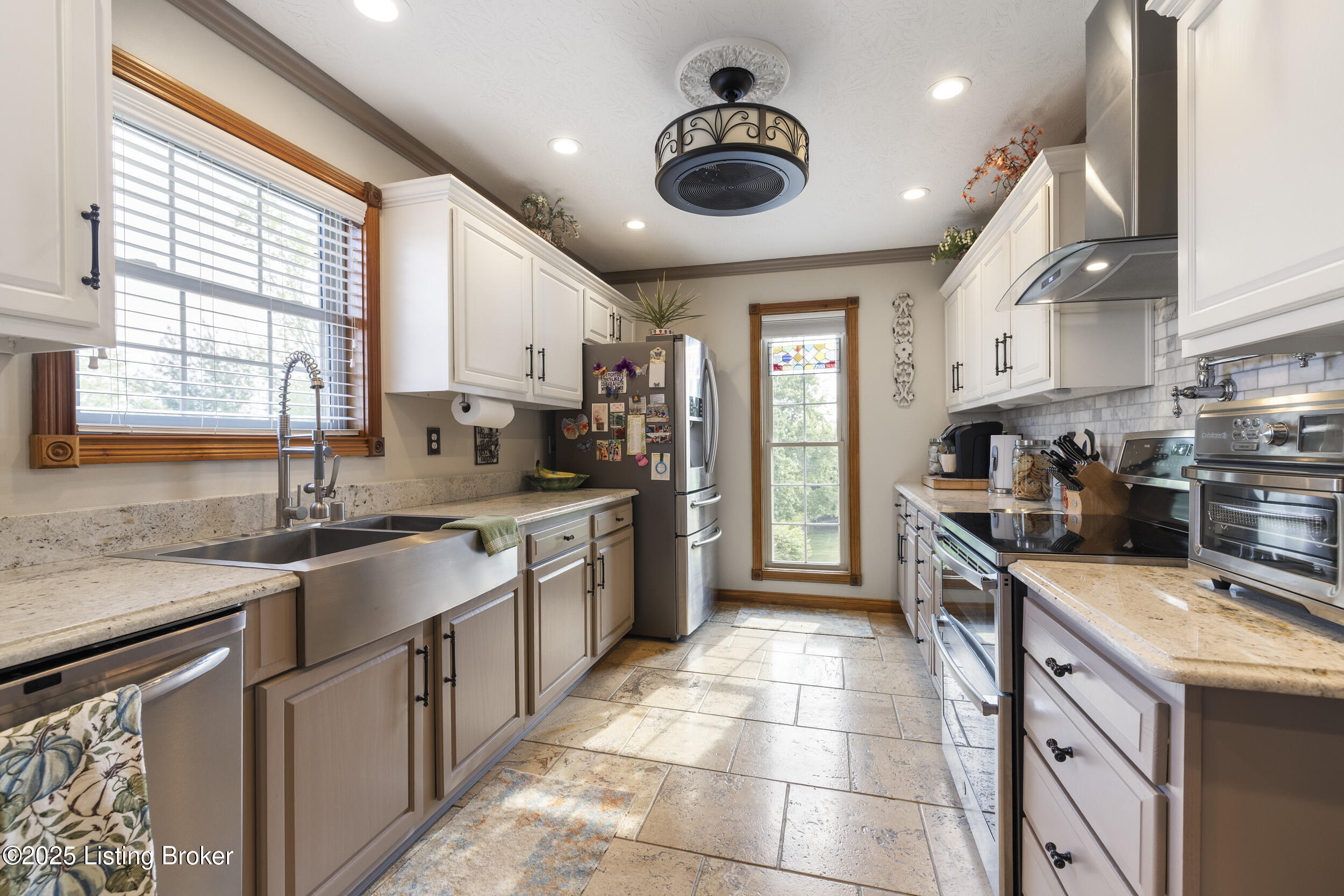15 Summer Place Dr