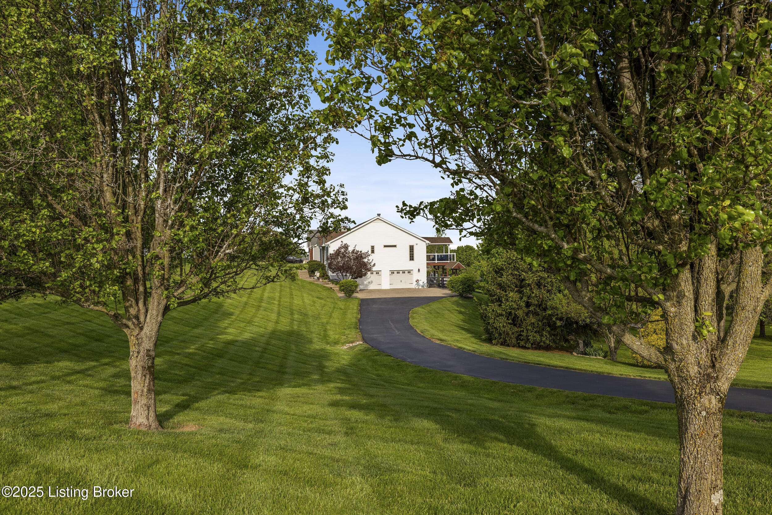 15 Summer Place Dr