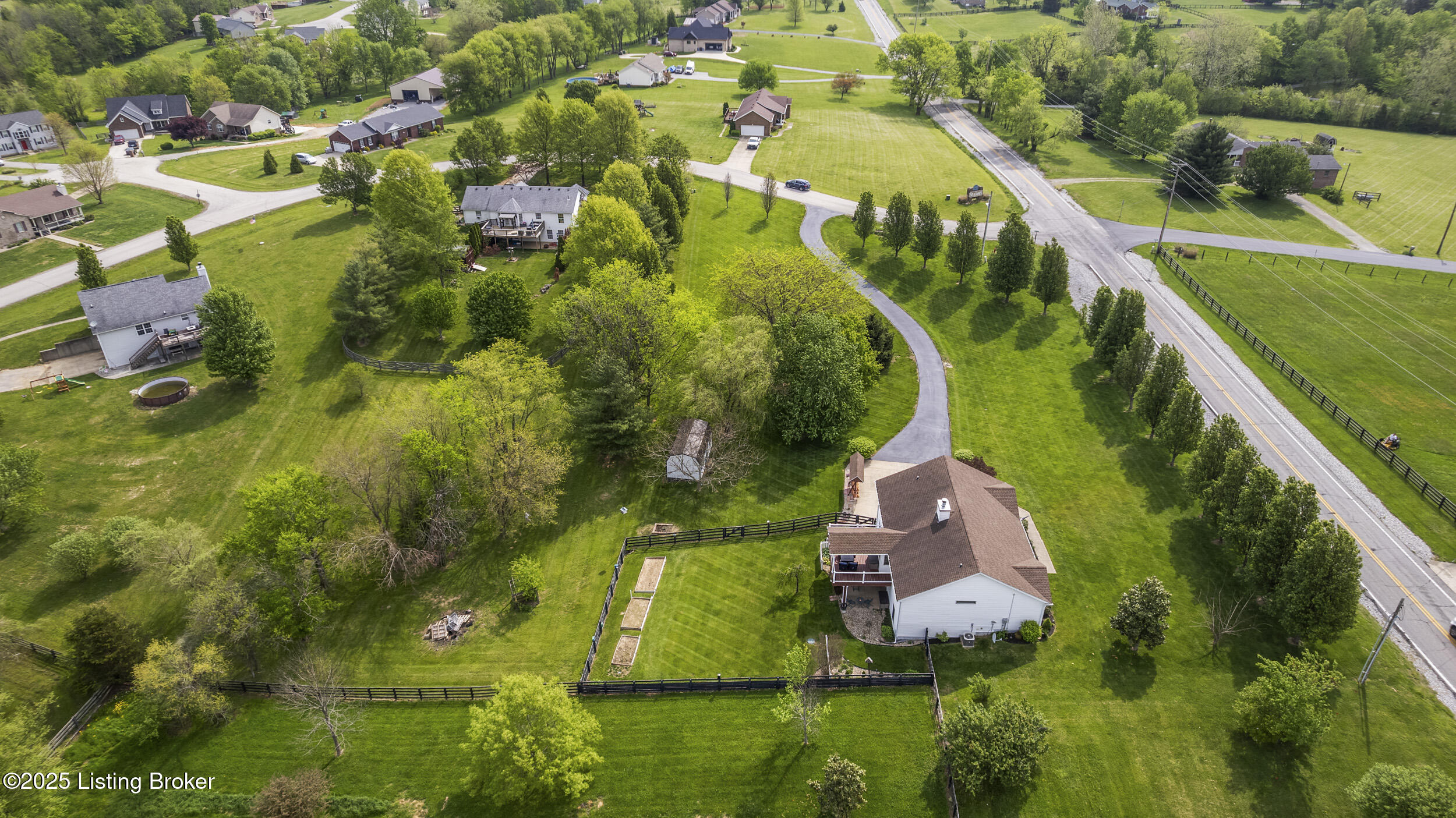 15 Summer Place Dr