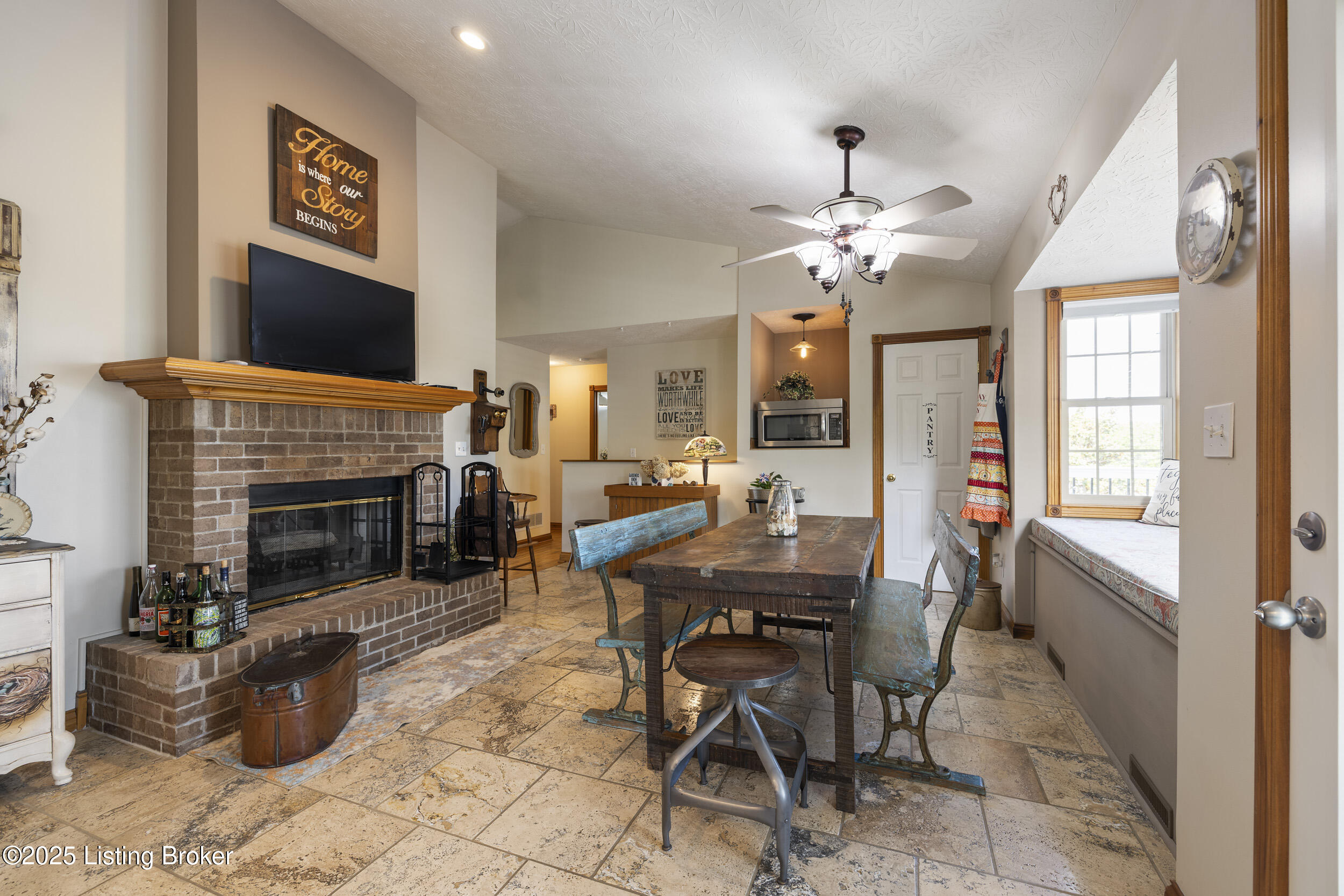 15 Summer Place Dr