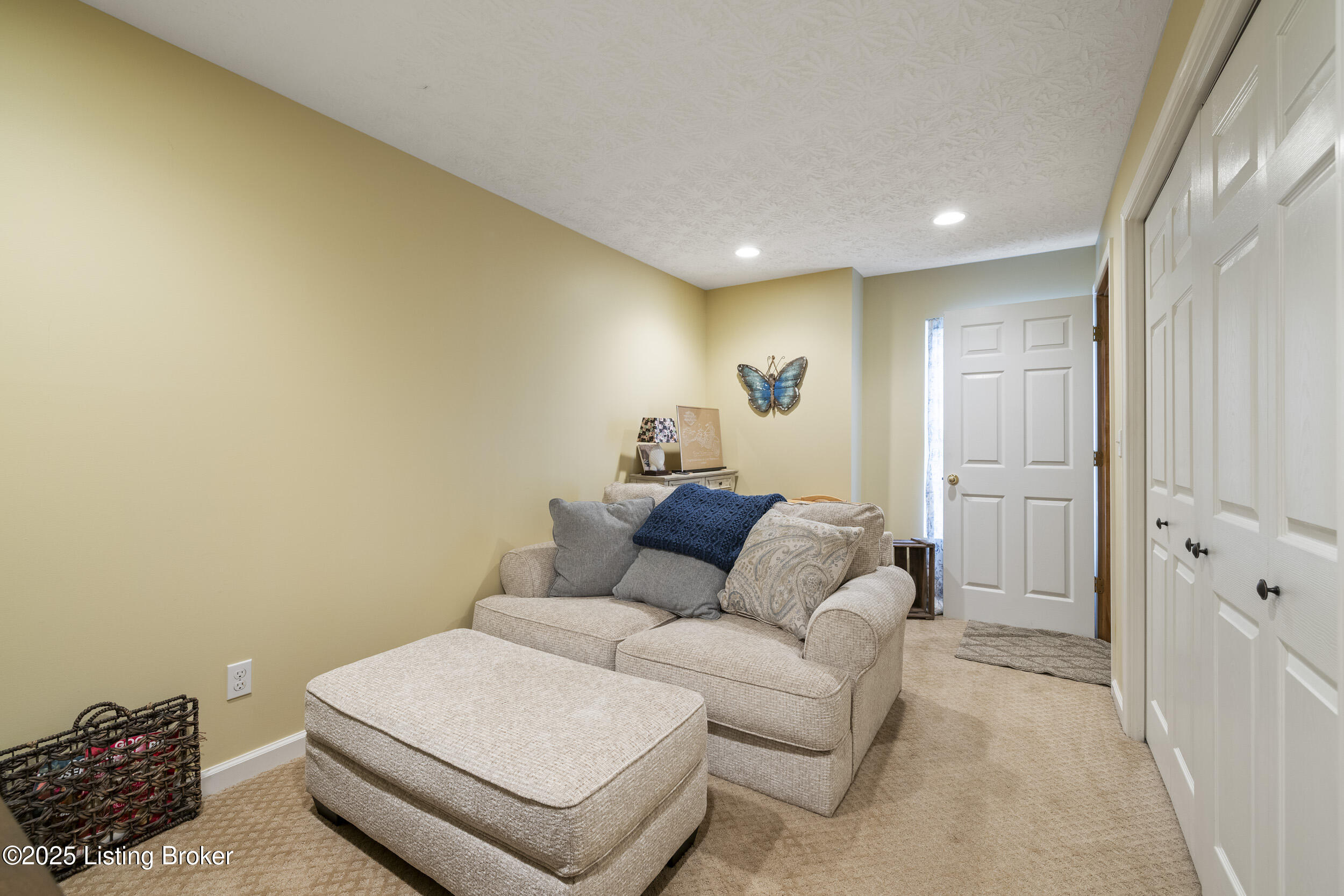 15 Summer Place Dr