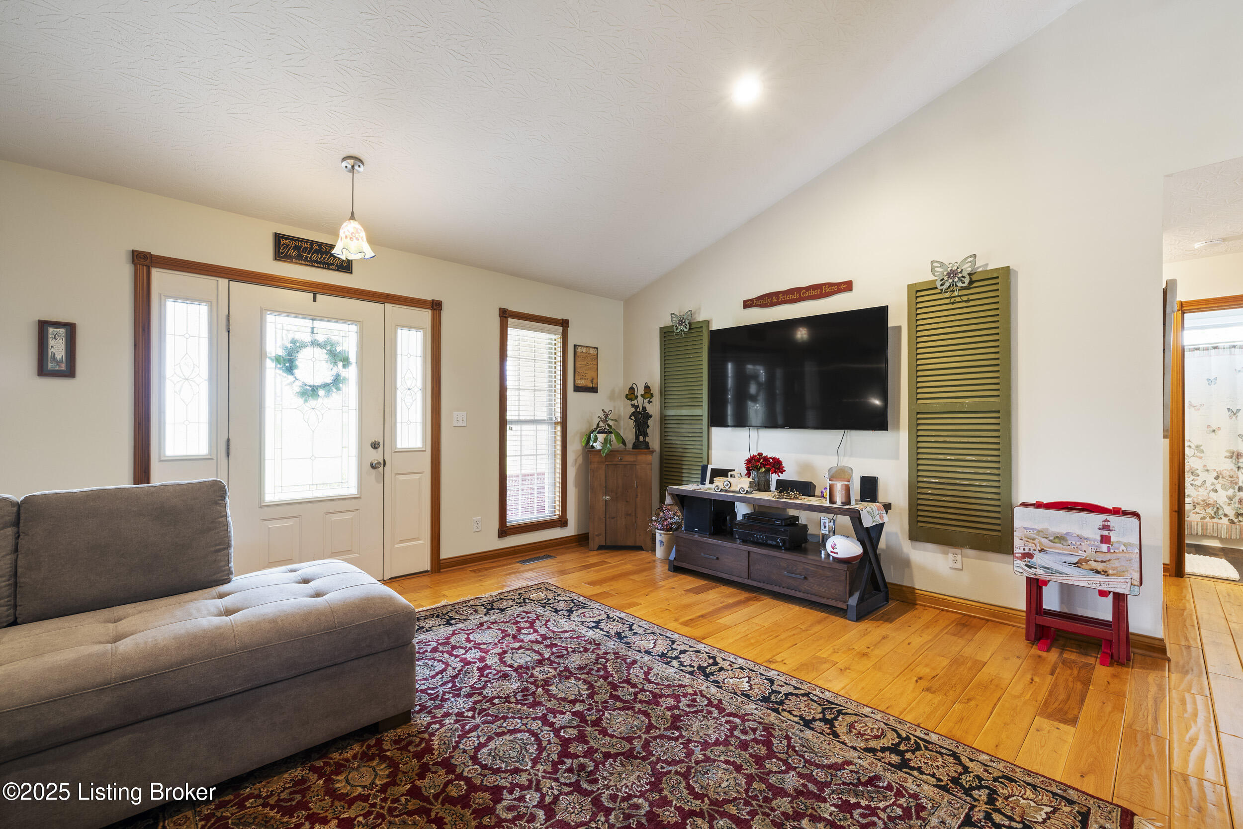15 Summer Place Dr