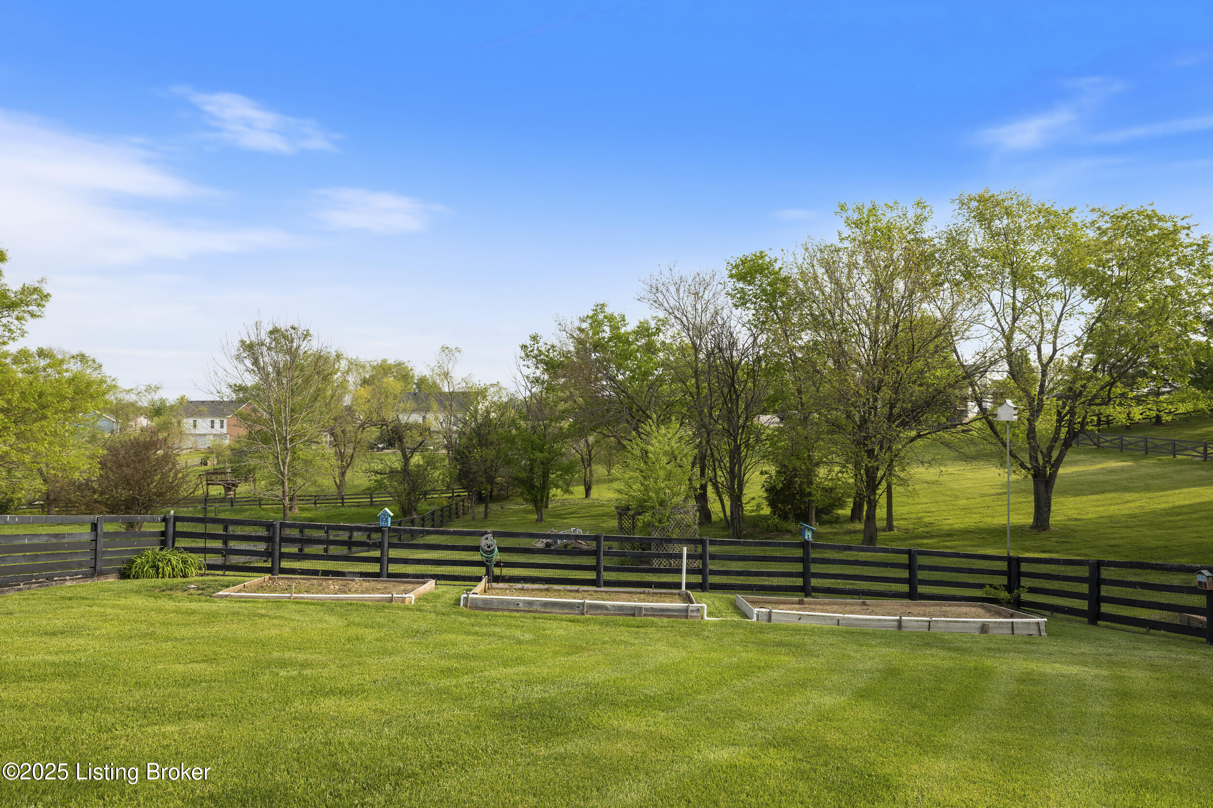 15 Summer Place Dr