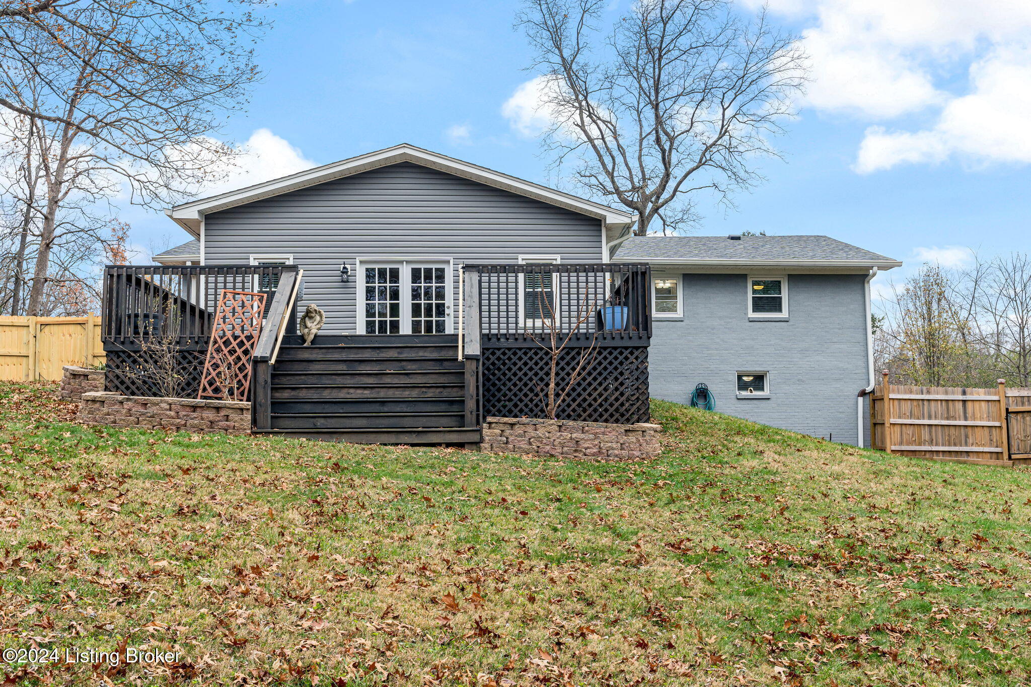 909 Seminole Rd