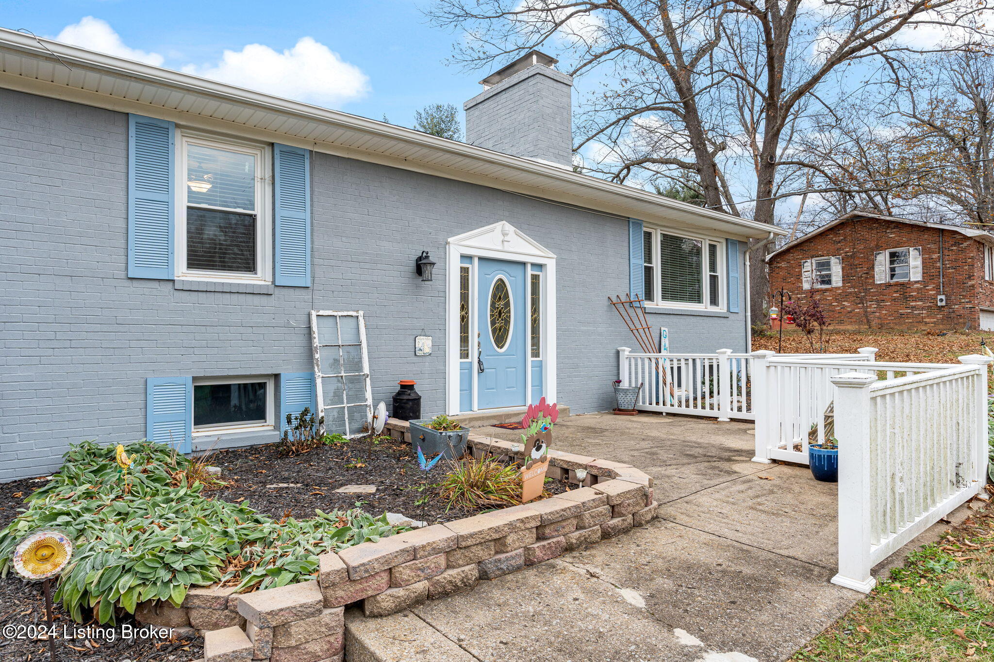 909 Seminole Rd