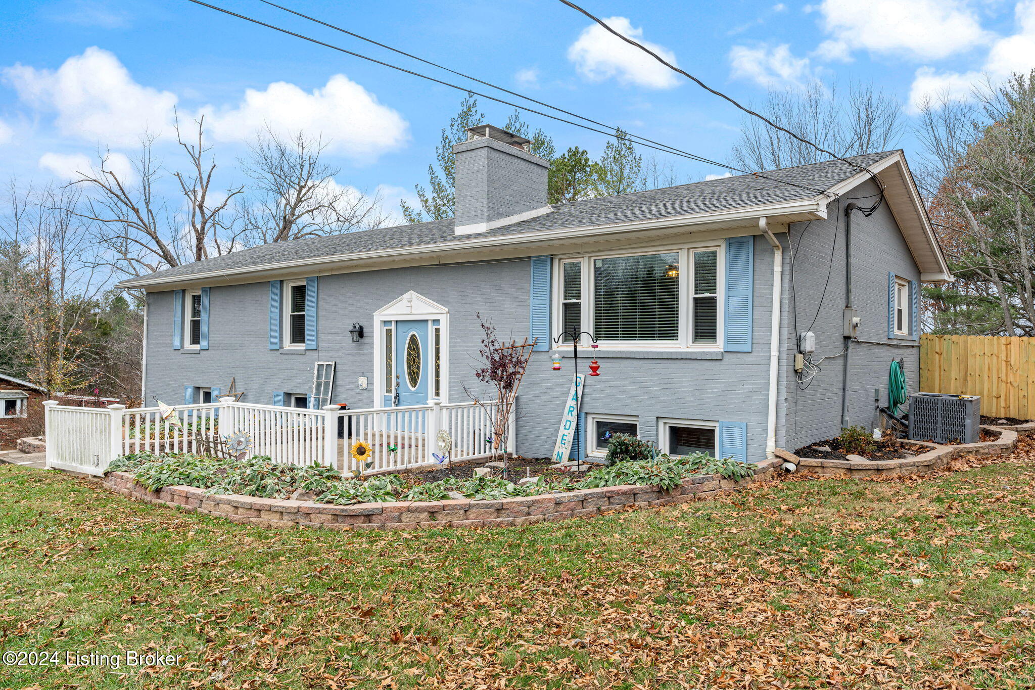 909 Seminole Rd