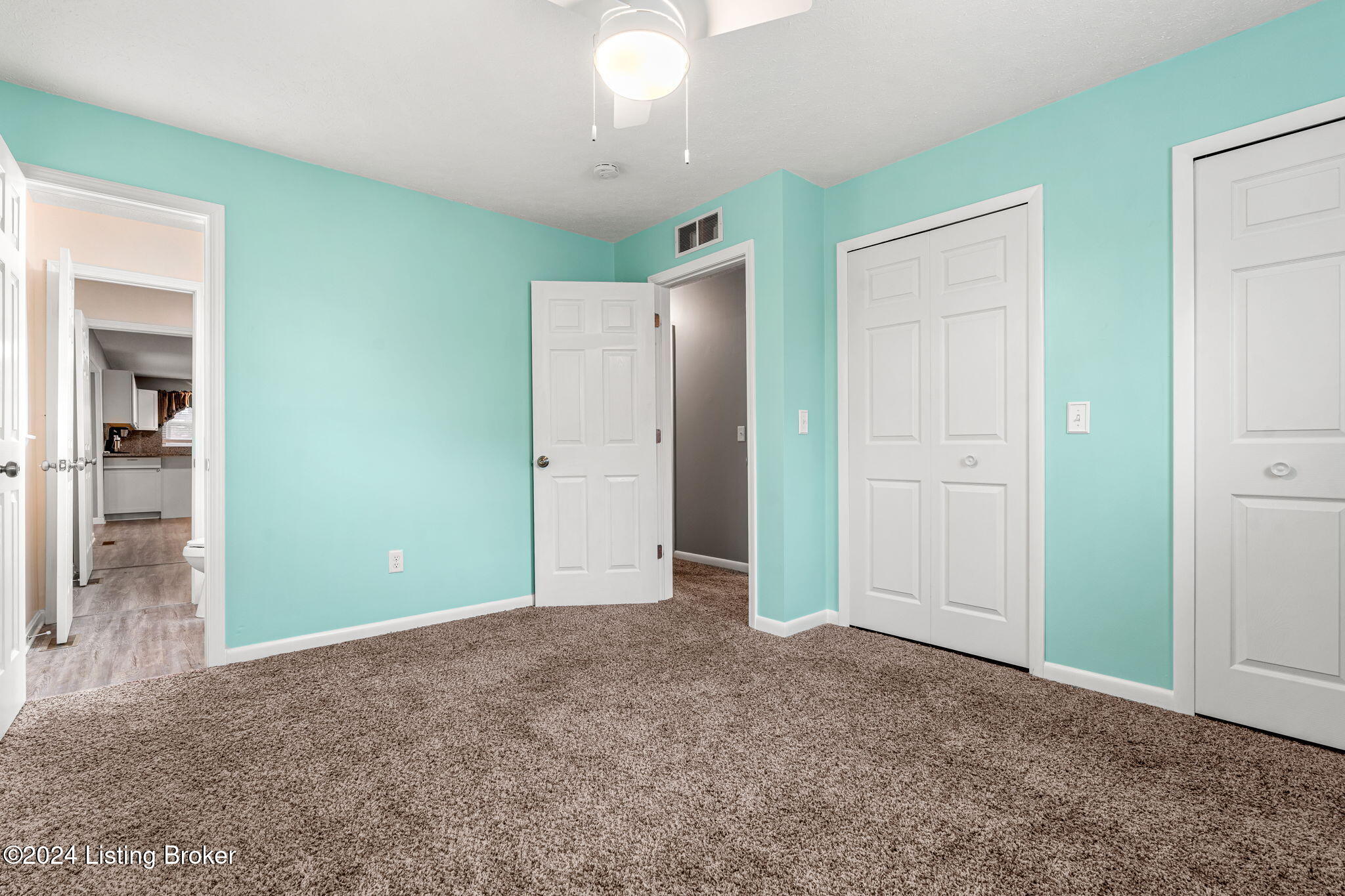909 Seminole Rd