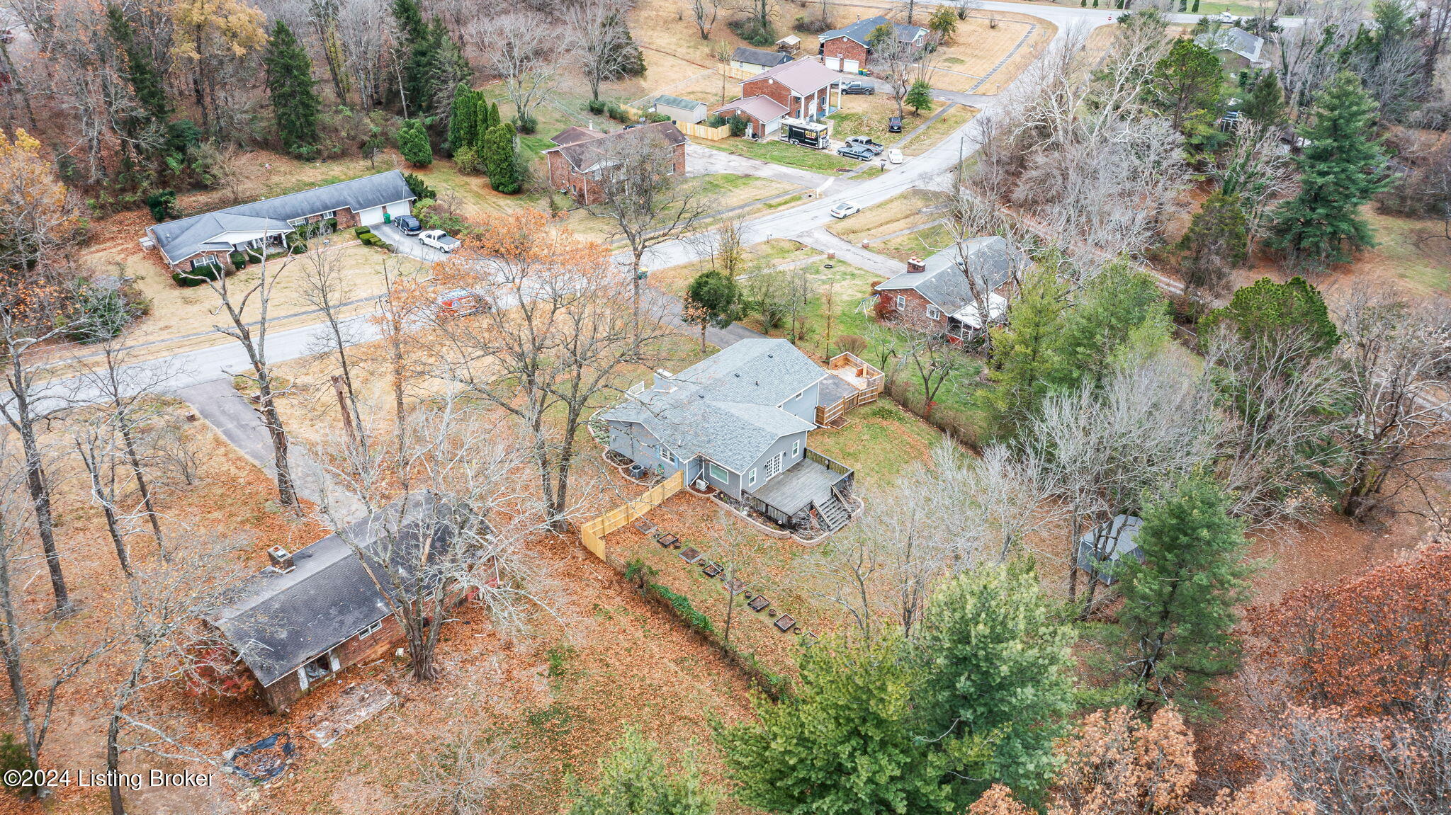 909 Seminole Rd