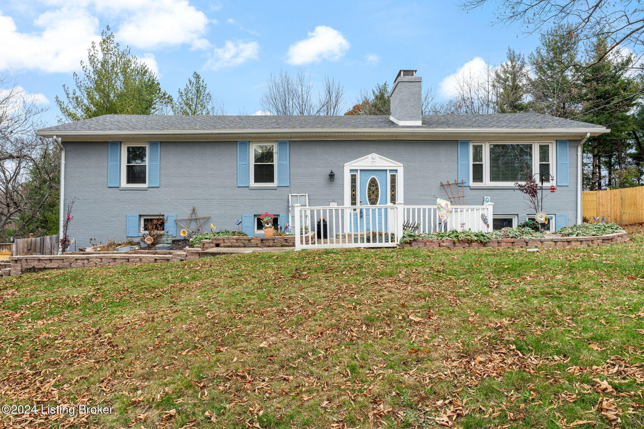 909 Seminole Rd
