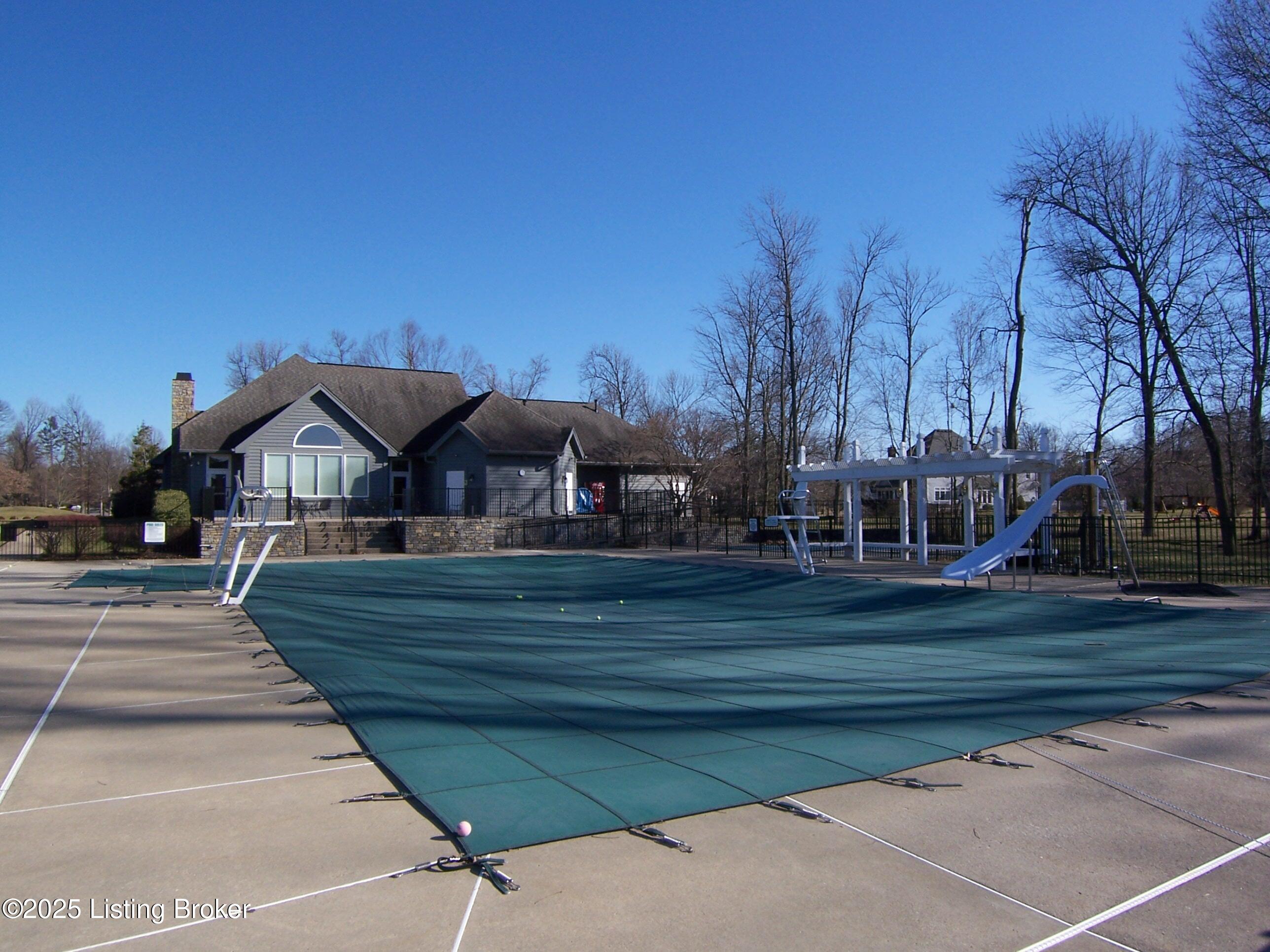 7104 Windham