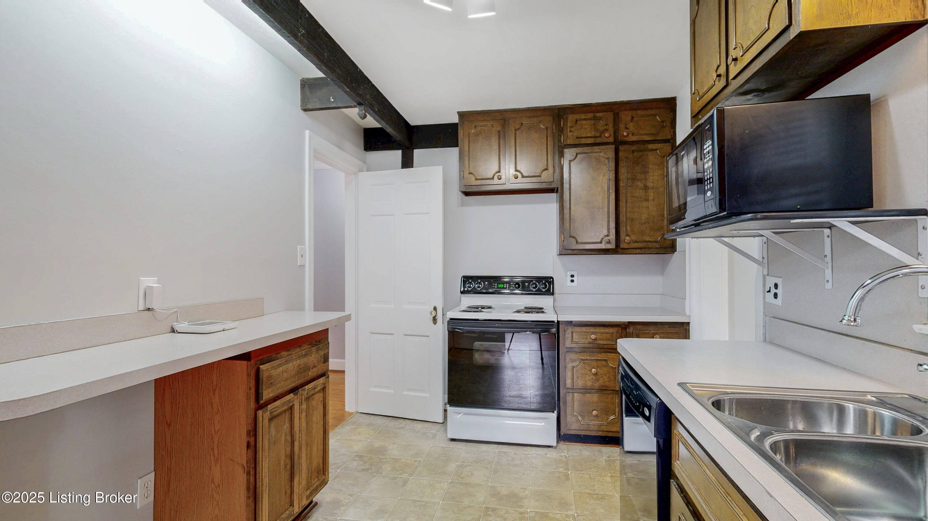 2664 Kings HWY