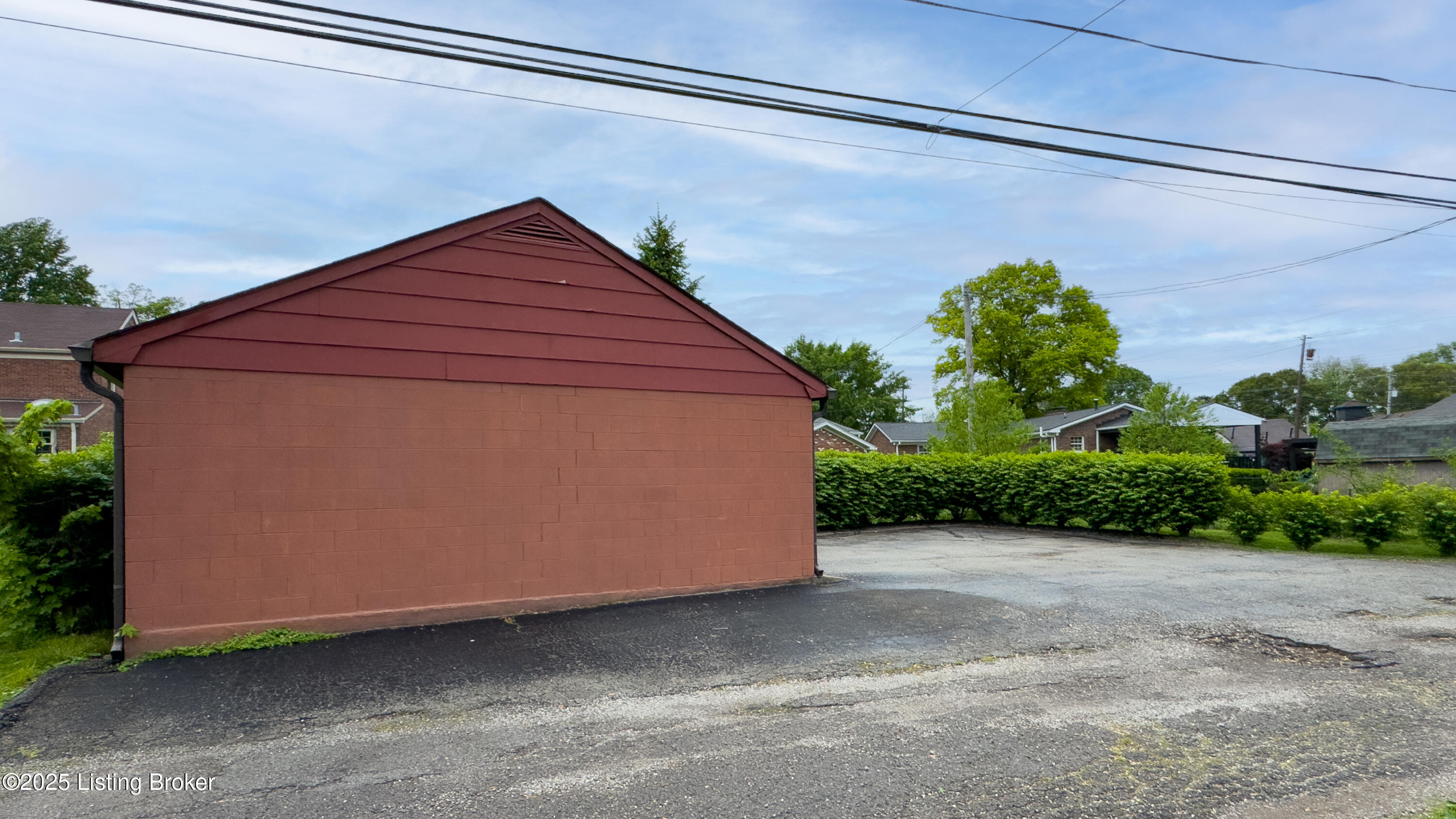 2664 Kings HWY