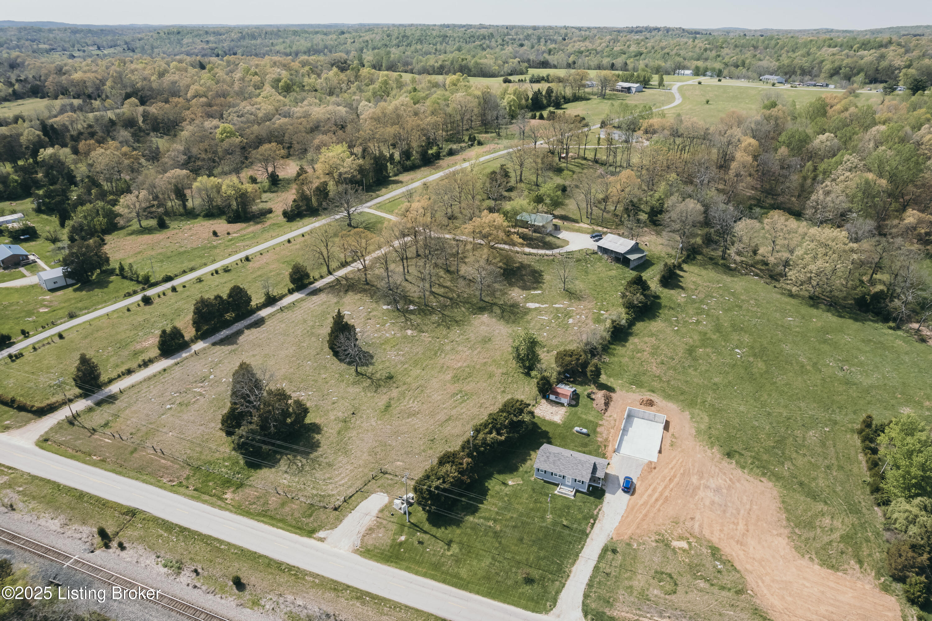 9135 N HWY 261