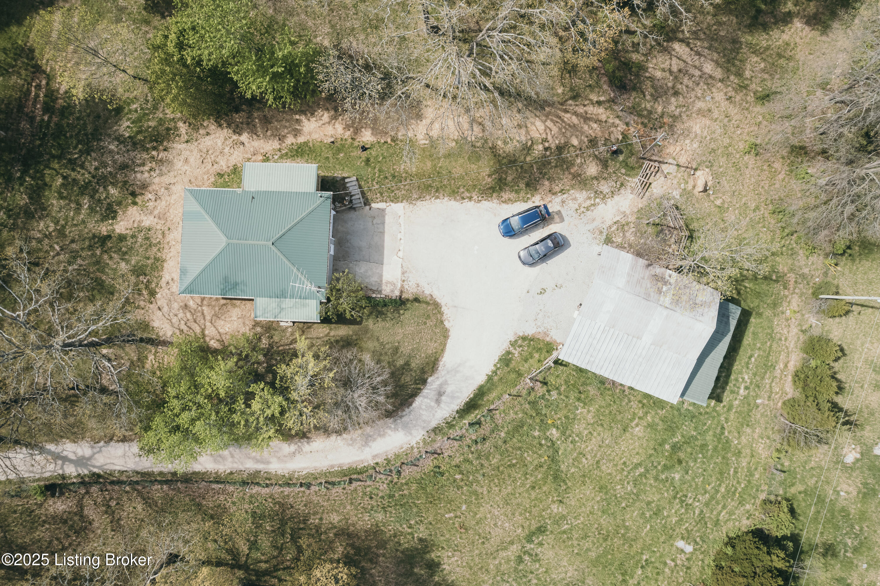 9135 N HWY 261