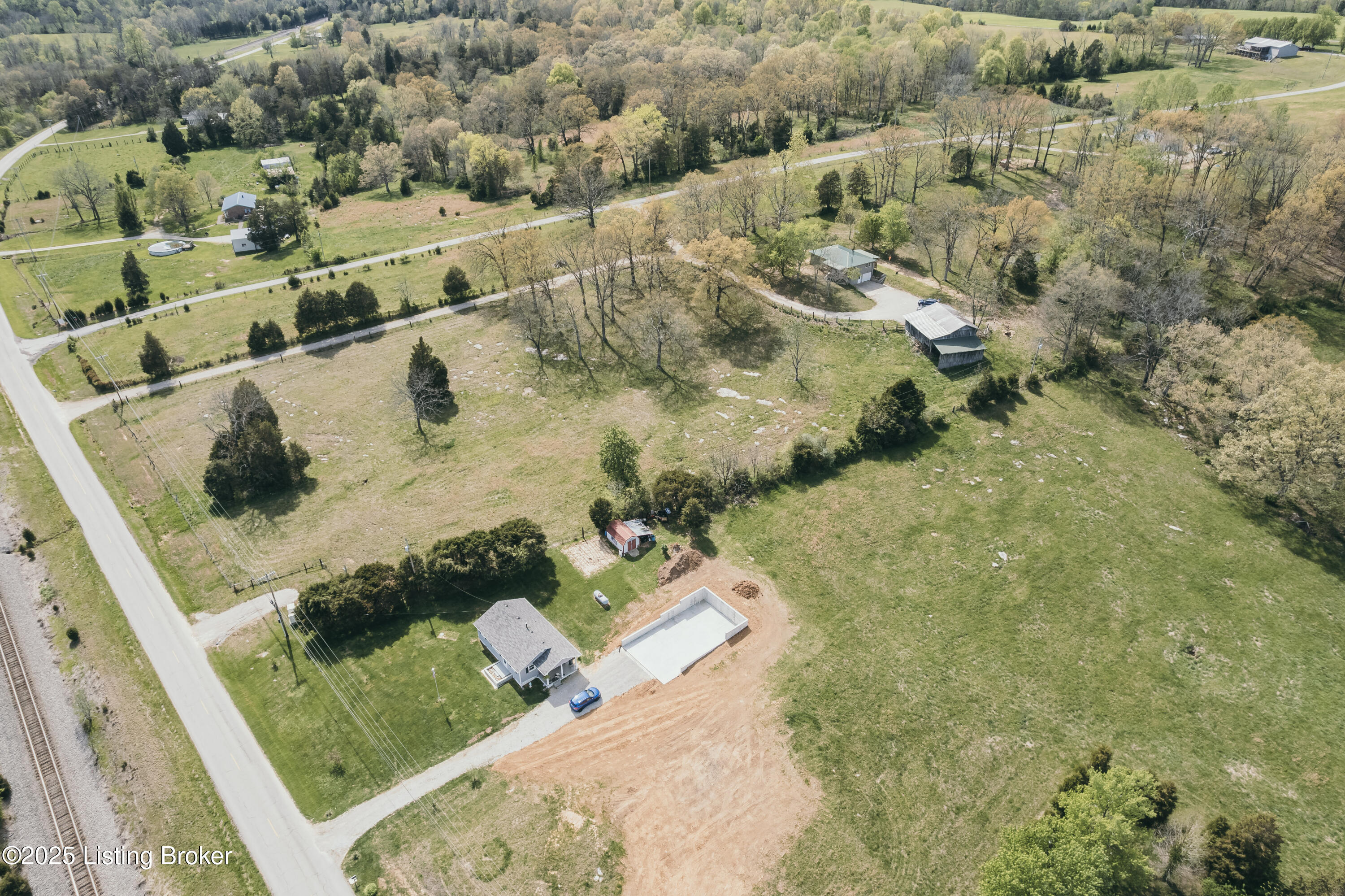 9135 N HWY 261