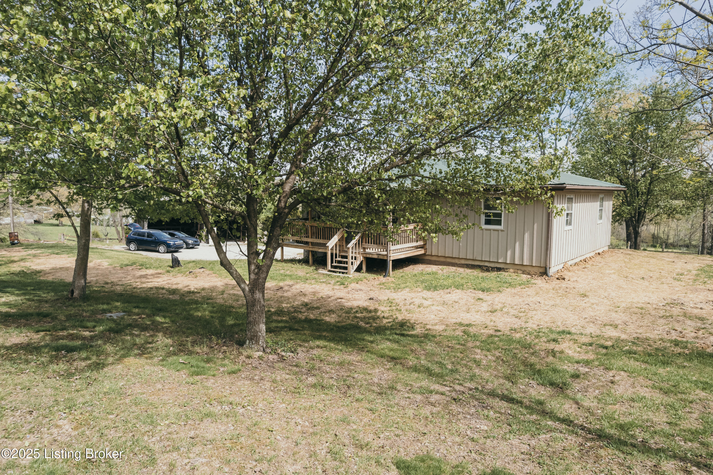 9135 N HWY 261