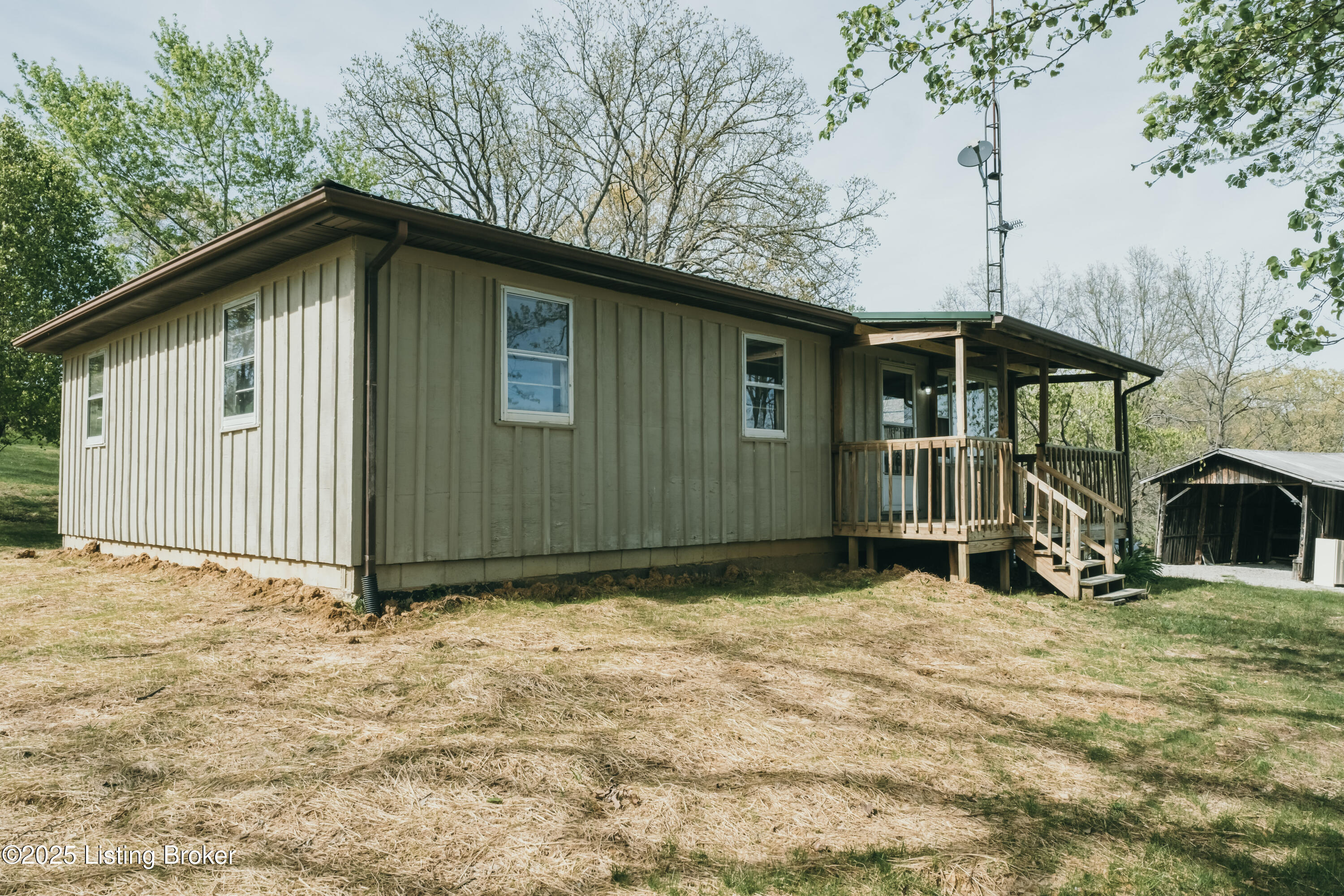 9135 N HWY 261