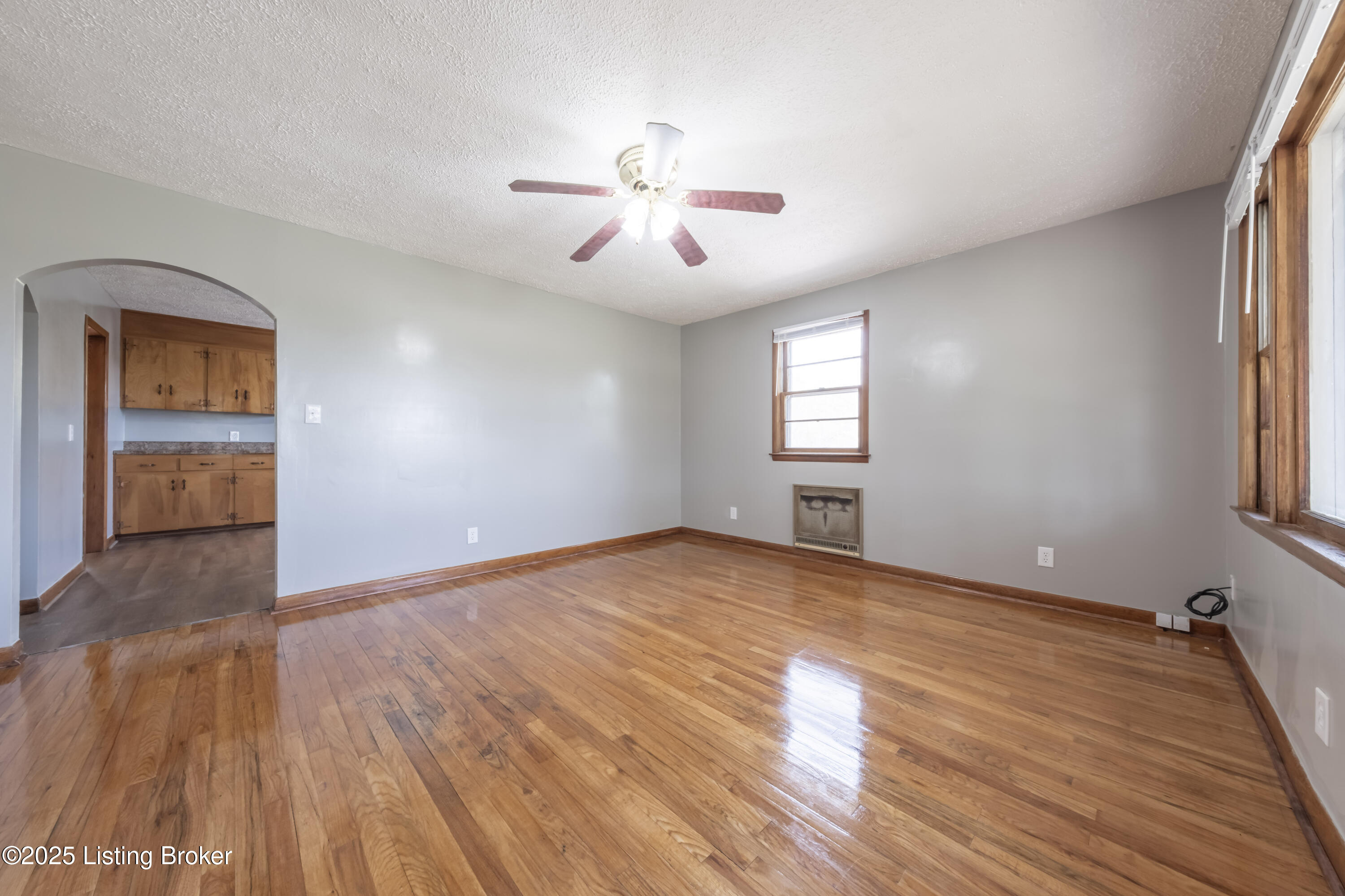 9135 N HWY 261