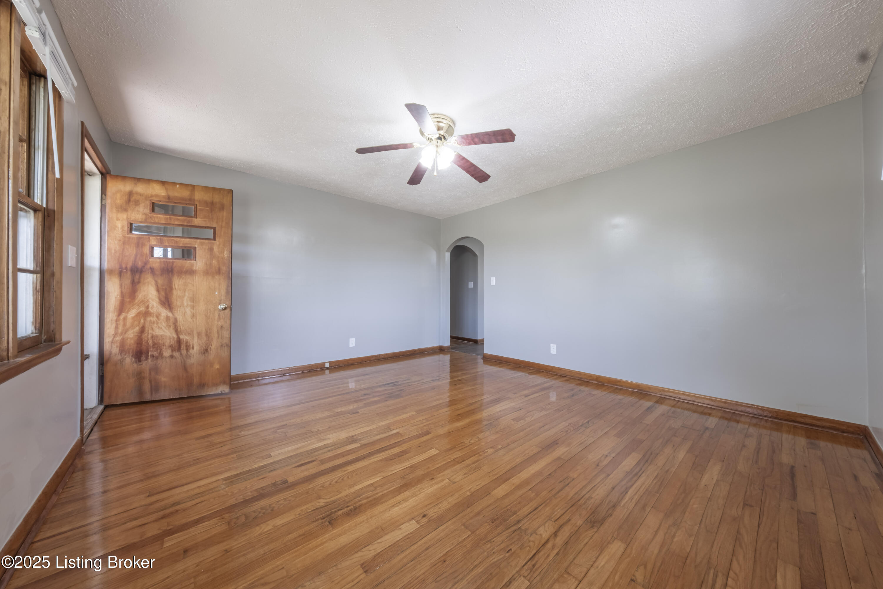 9135 N HWY 261