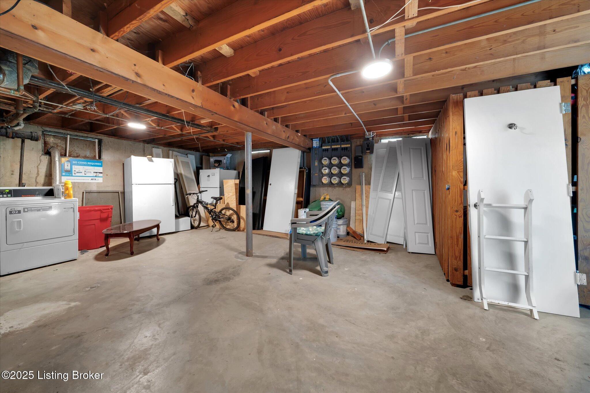 2100 Murray Ave