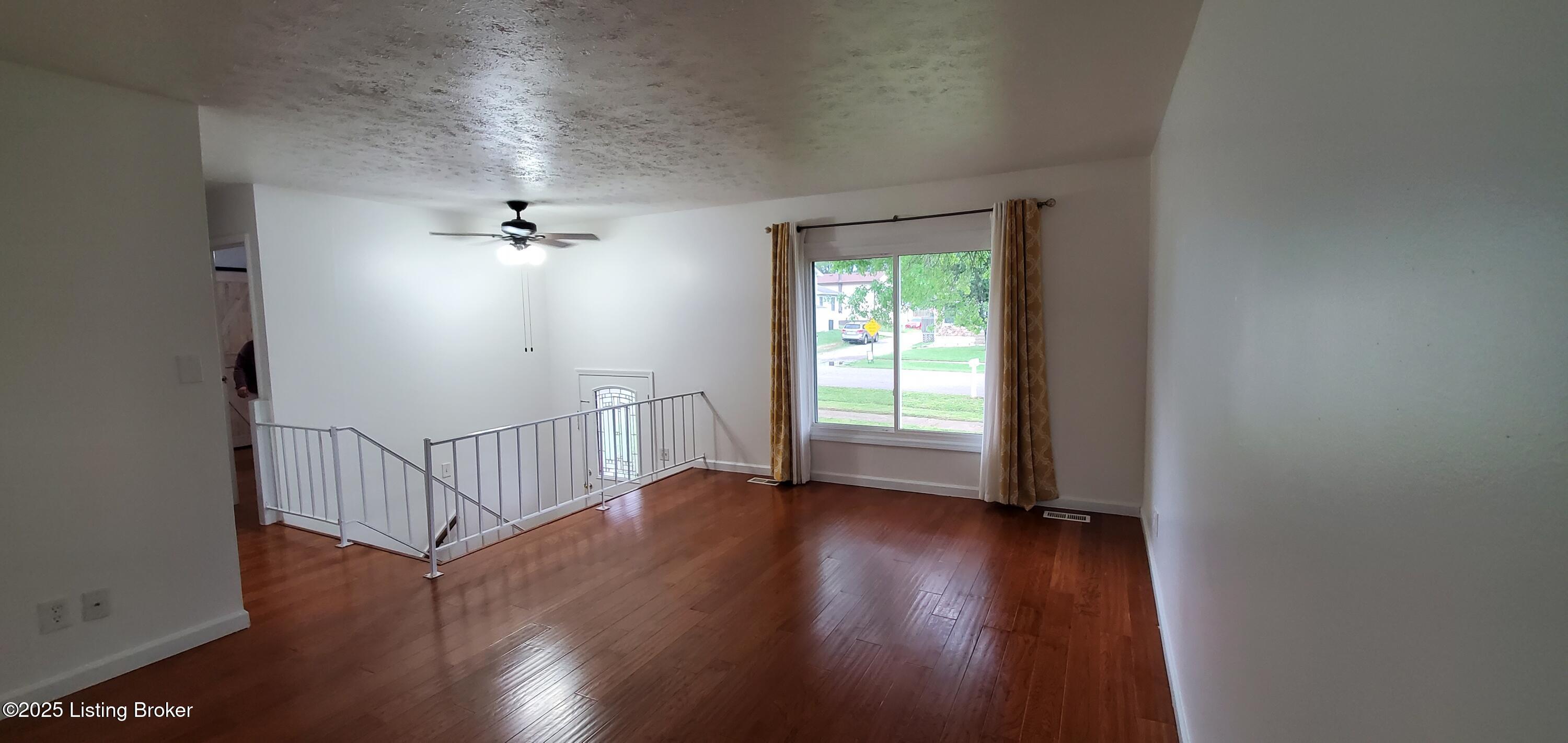 7105 Heavrin Ave