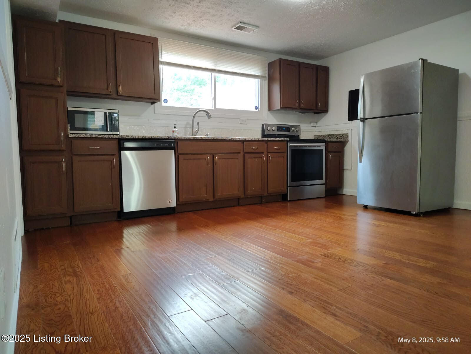 7105 Heavrin Ave